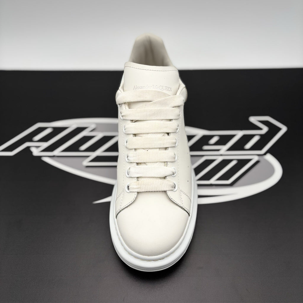 Size 43 (10 US) - Alexander McQueen ‘ Shock Pink ‘ | GREAT CONDITION!