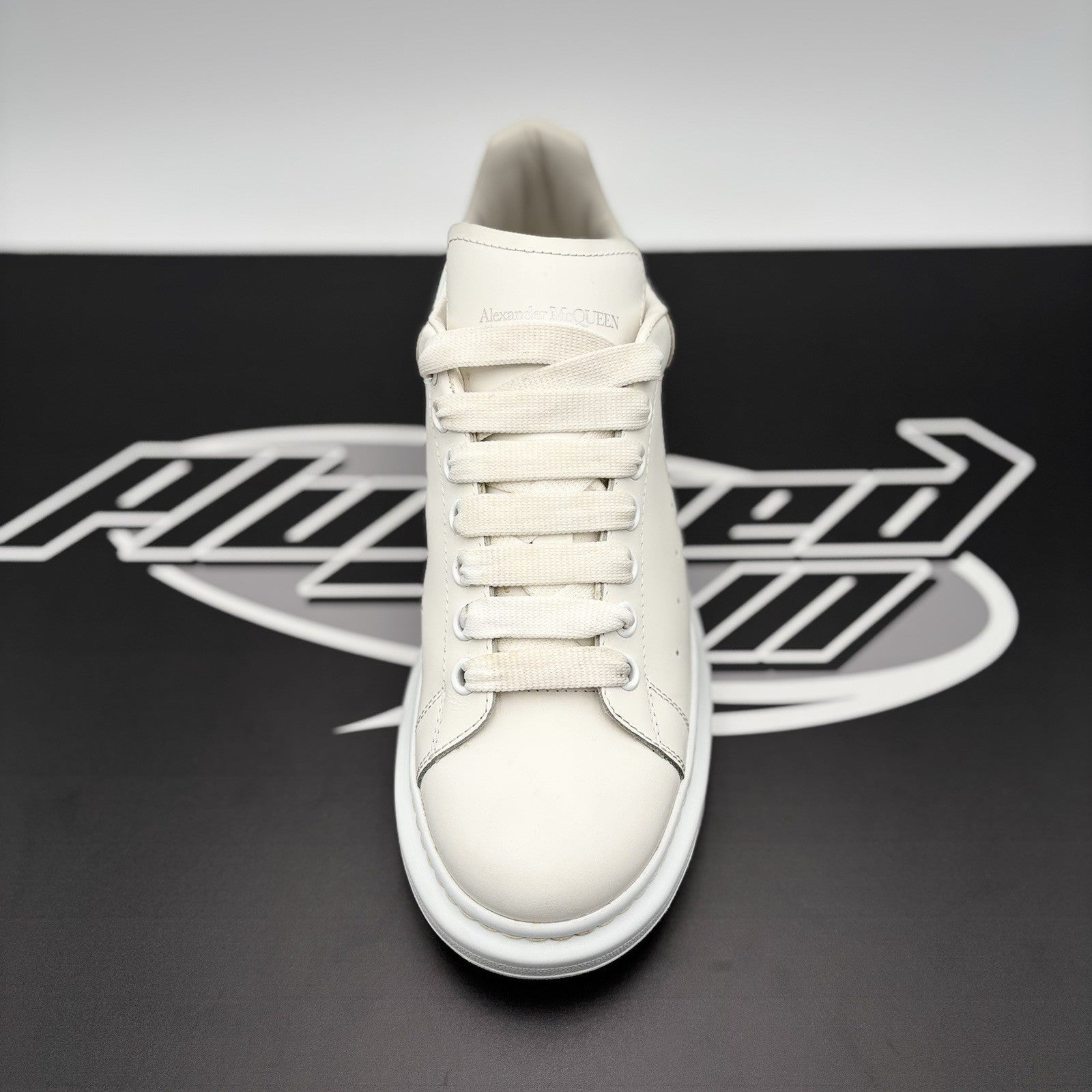 Size 43 (10 US) - Alexander McQueen ‘ Shock Pink ‘ | GREAT CONDITION!