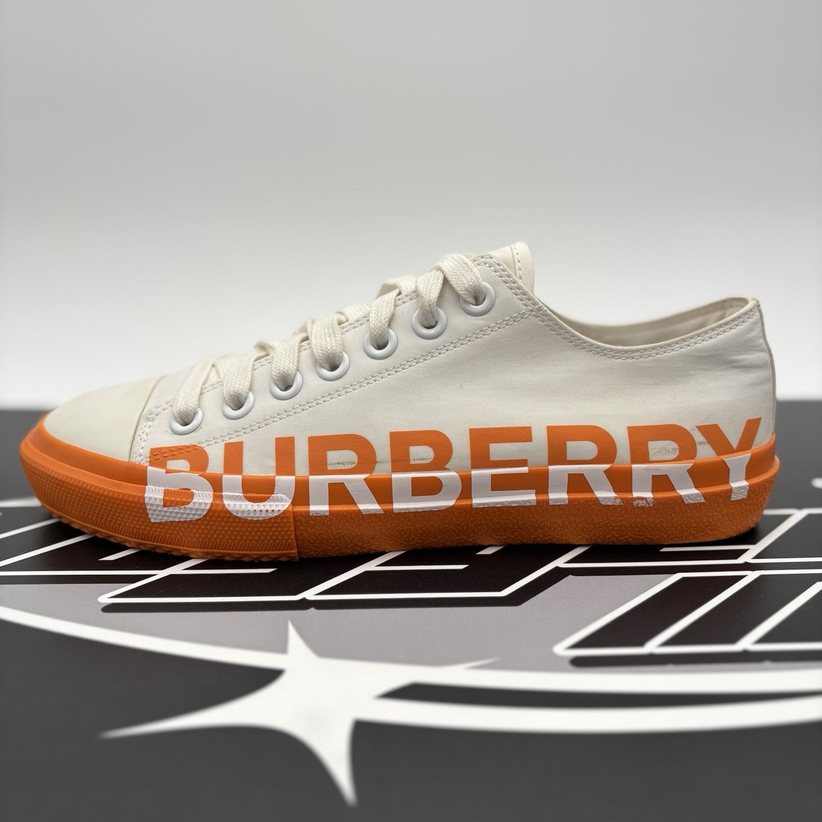 Size 41 EU (8 US) - Burberry Low Sneaker ' Orange, White ' | SUPER CLEAN!