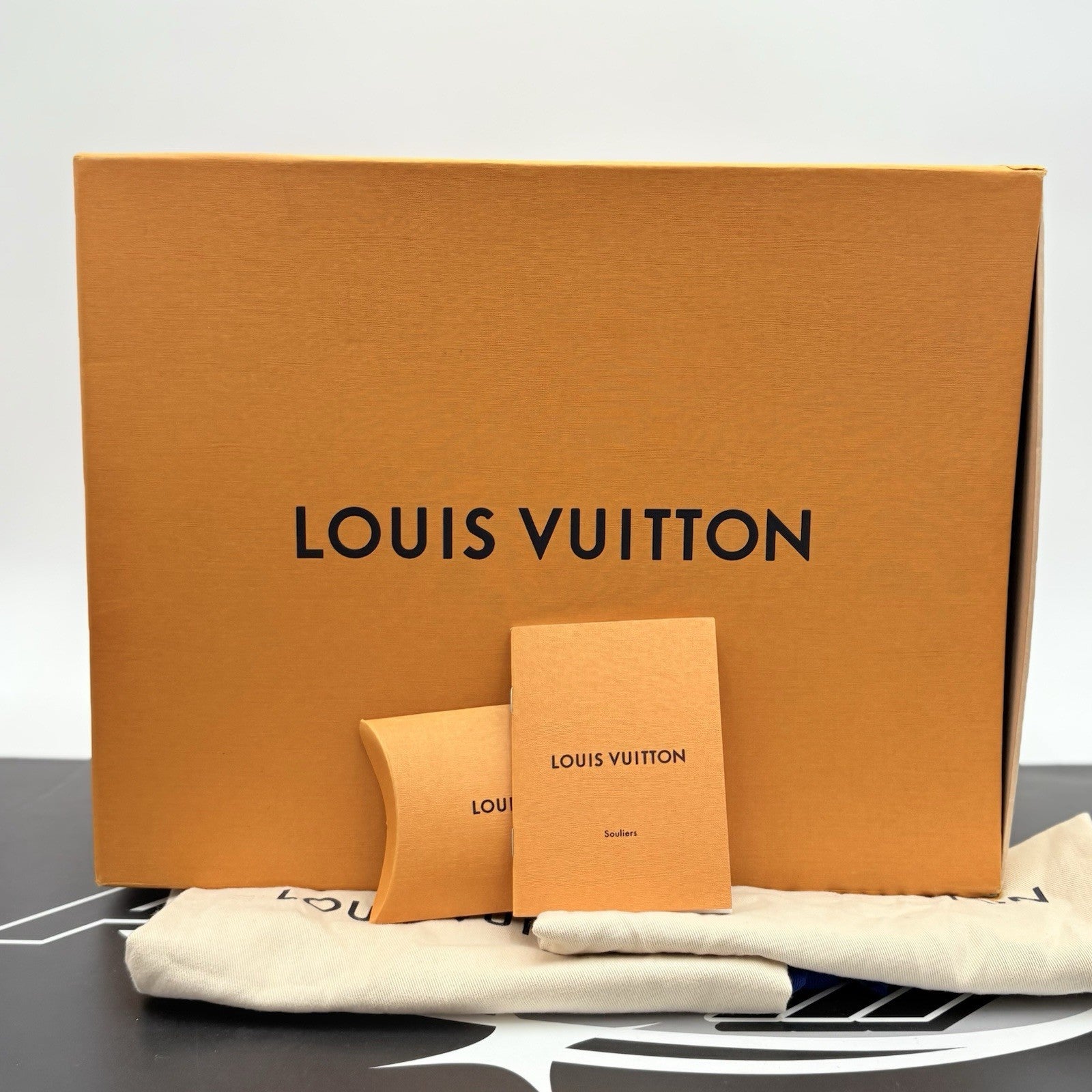 Size 7 LV (8-8.5 US) Louis Vuitton Run Away Sneaker ' Tri-Color ' | ONLY WORN 1x