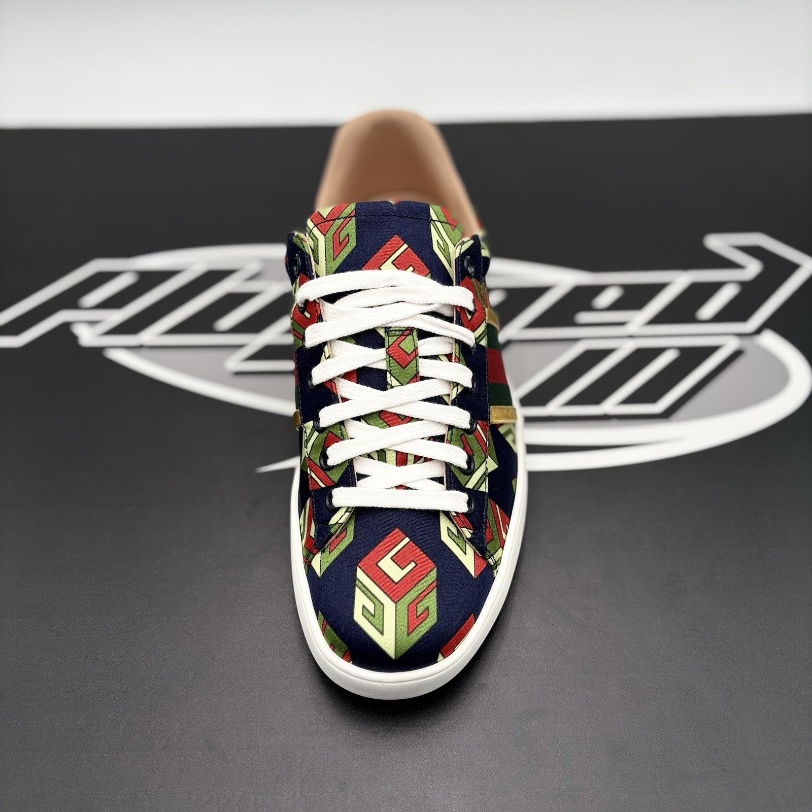 Size 6.5 G (7 US) - Gucci Ace GG Wallpaper | NEW!