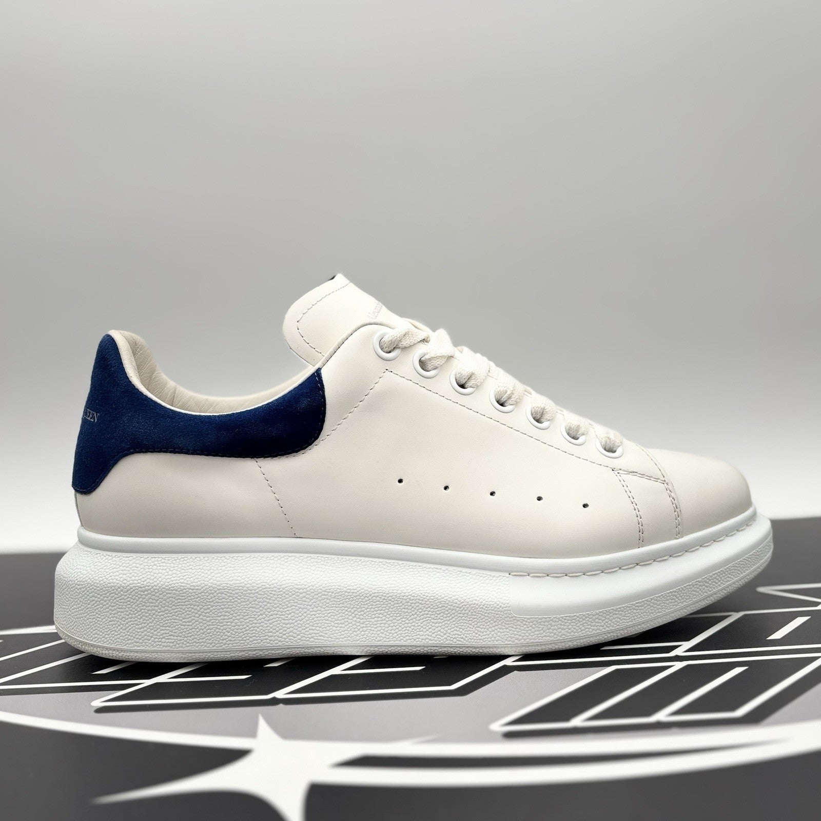Size 41 (8 US) - Alexander McQueen Oversized ' White, Blue ' | GREAT CONDITION!