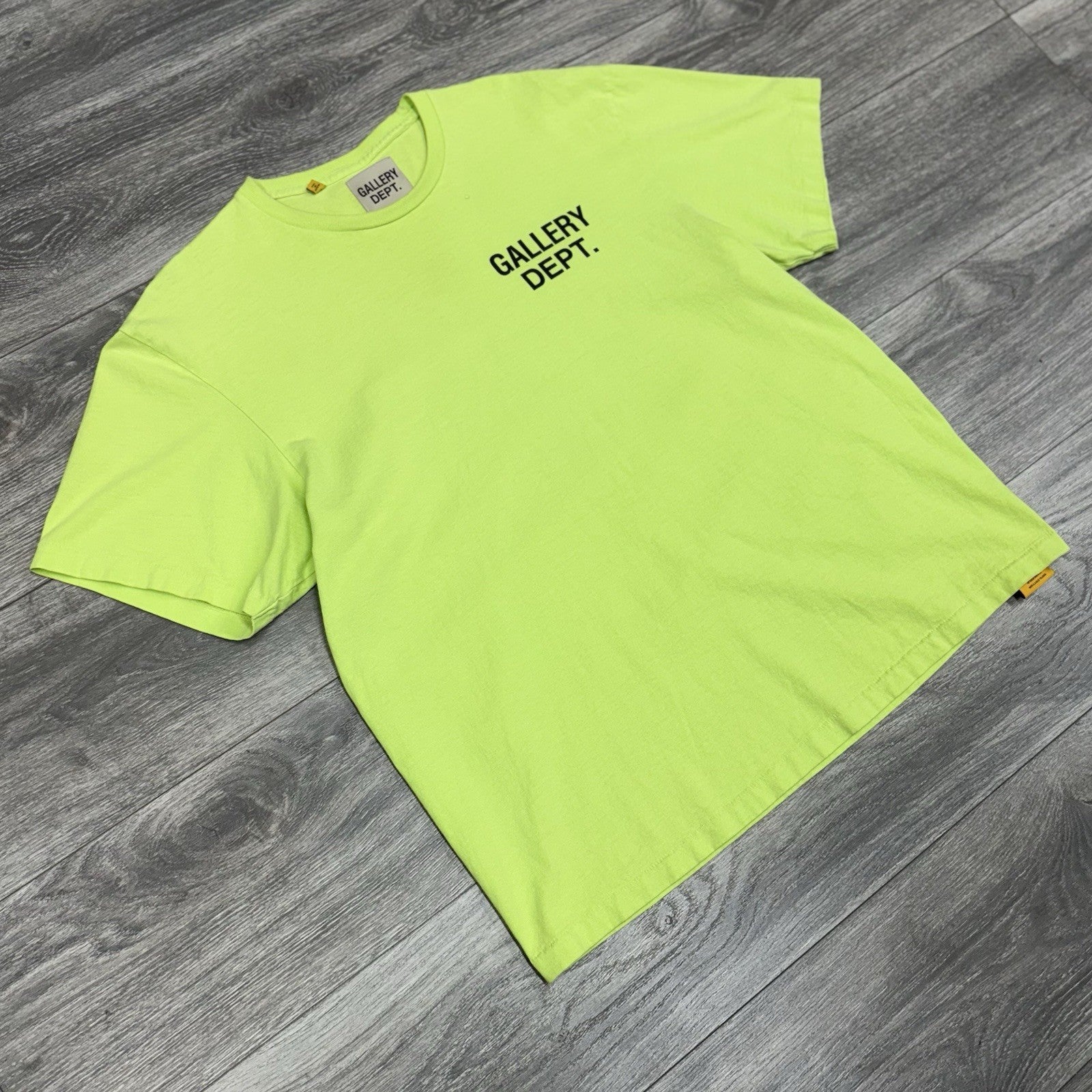Size Large - Gallery Dept Souvenir Tee ' Lime Green ' | ONLY WORN 1x