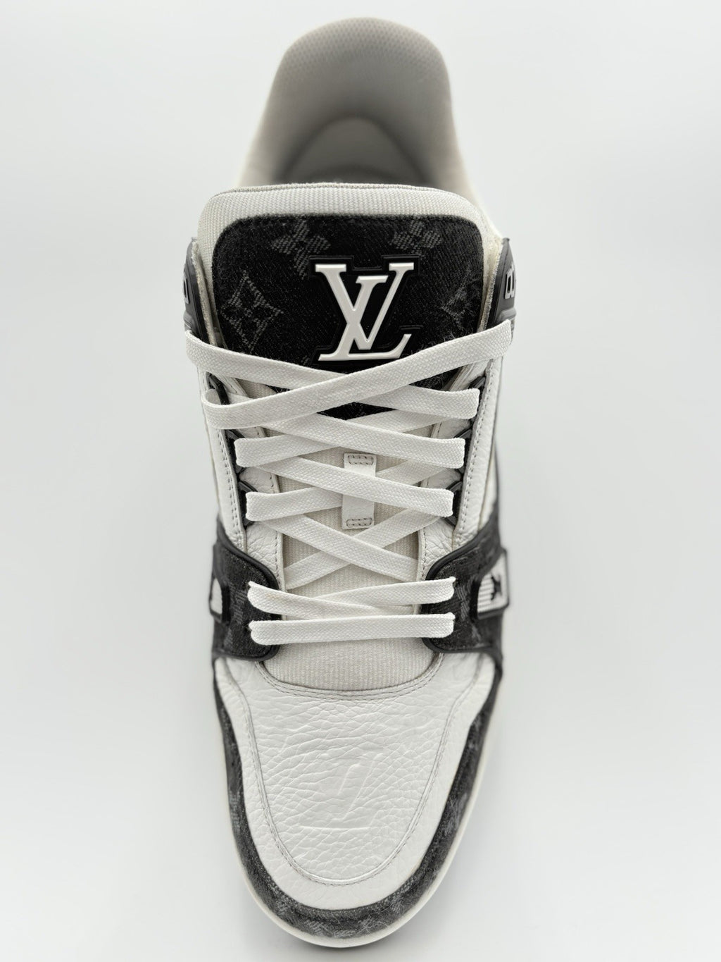 Size 10 LV (11-11.5 US) Louis Vuitton Trainer ' Black White ' | GREAT CONDITION!