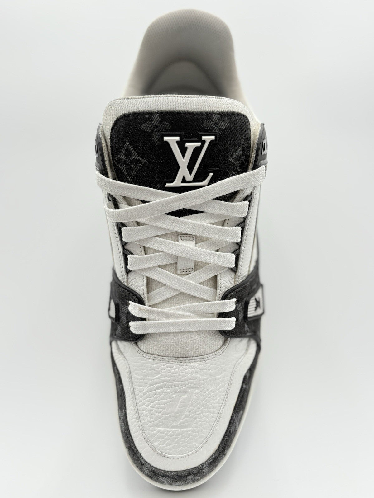 Size 10 LV (11-11.5 US) Louis Vuitton Trainer ' Black White ' | GREAT CONDITION!