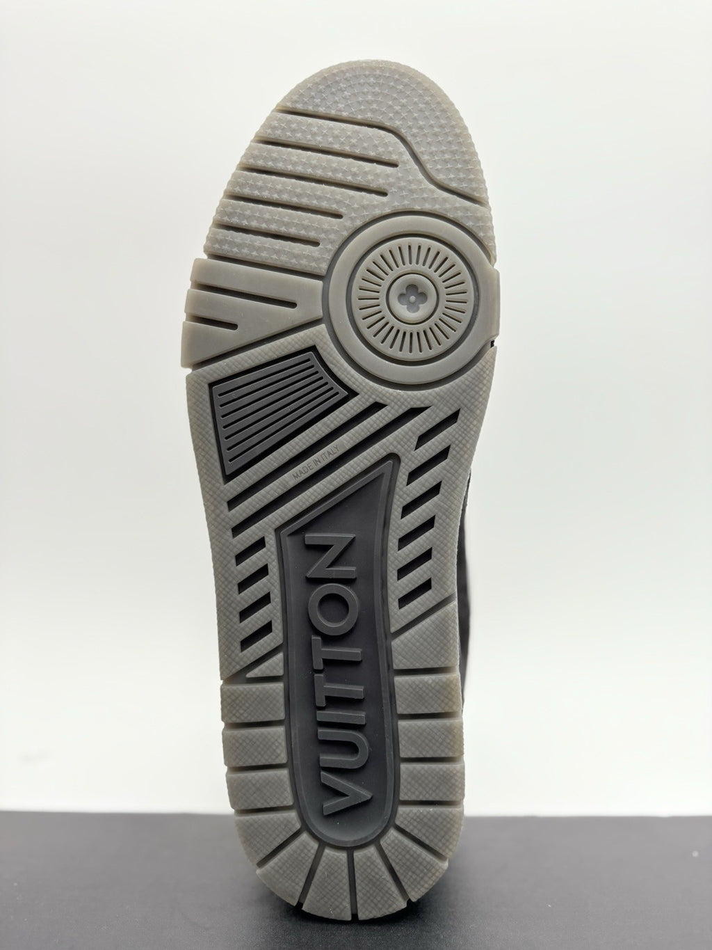 Size 9.5 LV (10.5-11 US) Louis Vuitton Trainer  ' Black Grey ' | SUPER CLEAN!