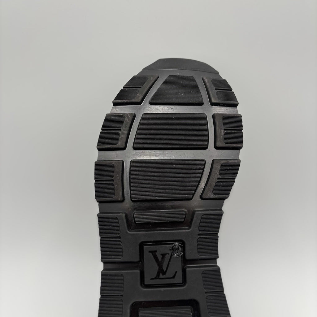 Size 8 LV (9-9.5 US) Louis Vuitton Run Away Low ' Black ' | EXCELLENT CONDITION!