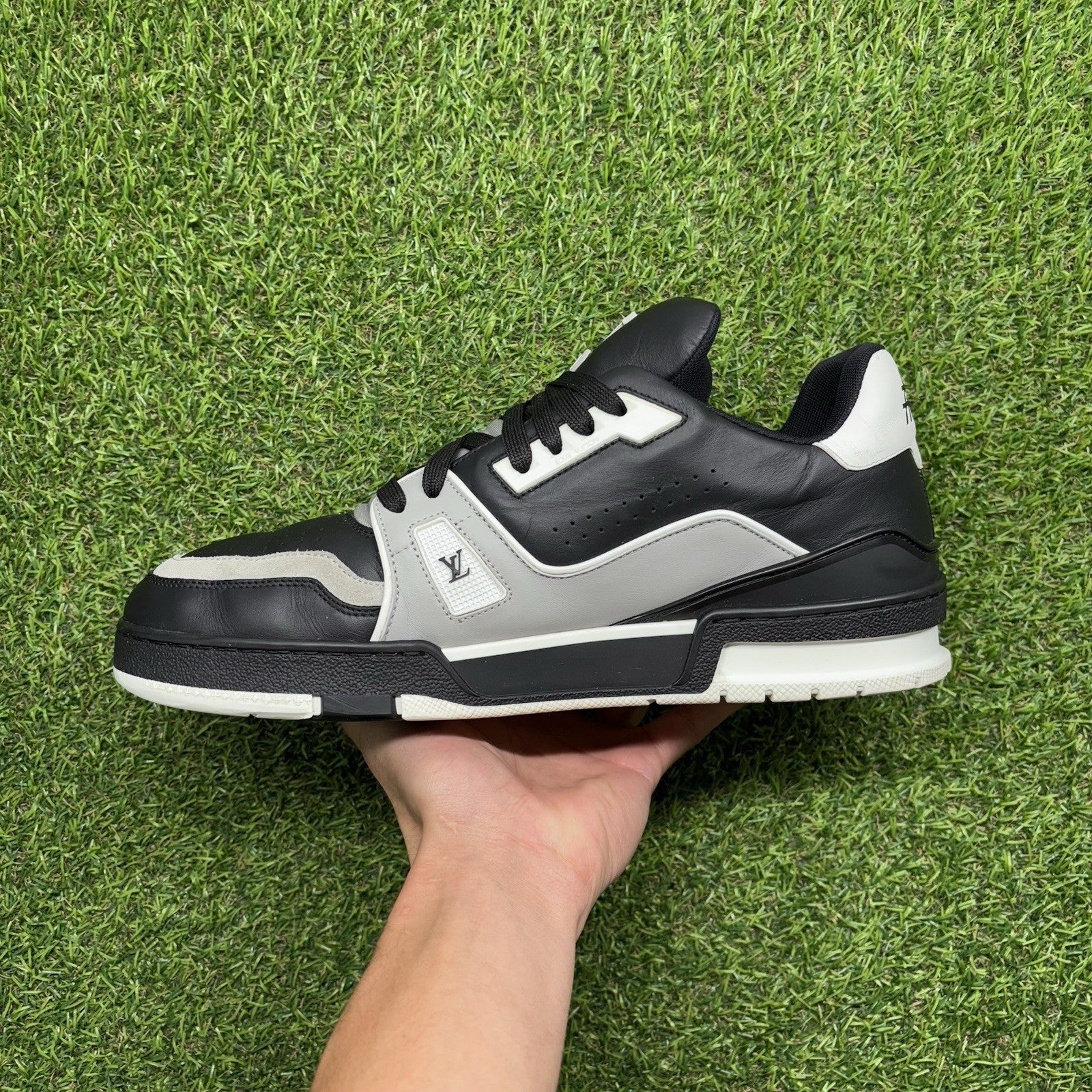 Size 8.5 LV (9.5-10 US) Louis Vuitton Trainer ' Black, Grey, White ' | GOOD!