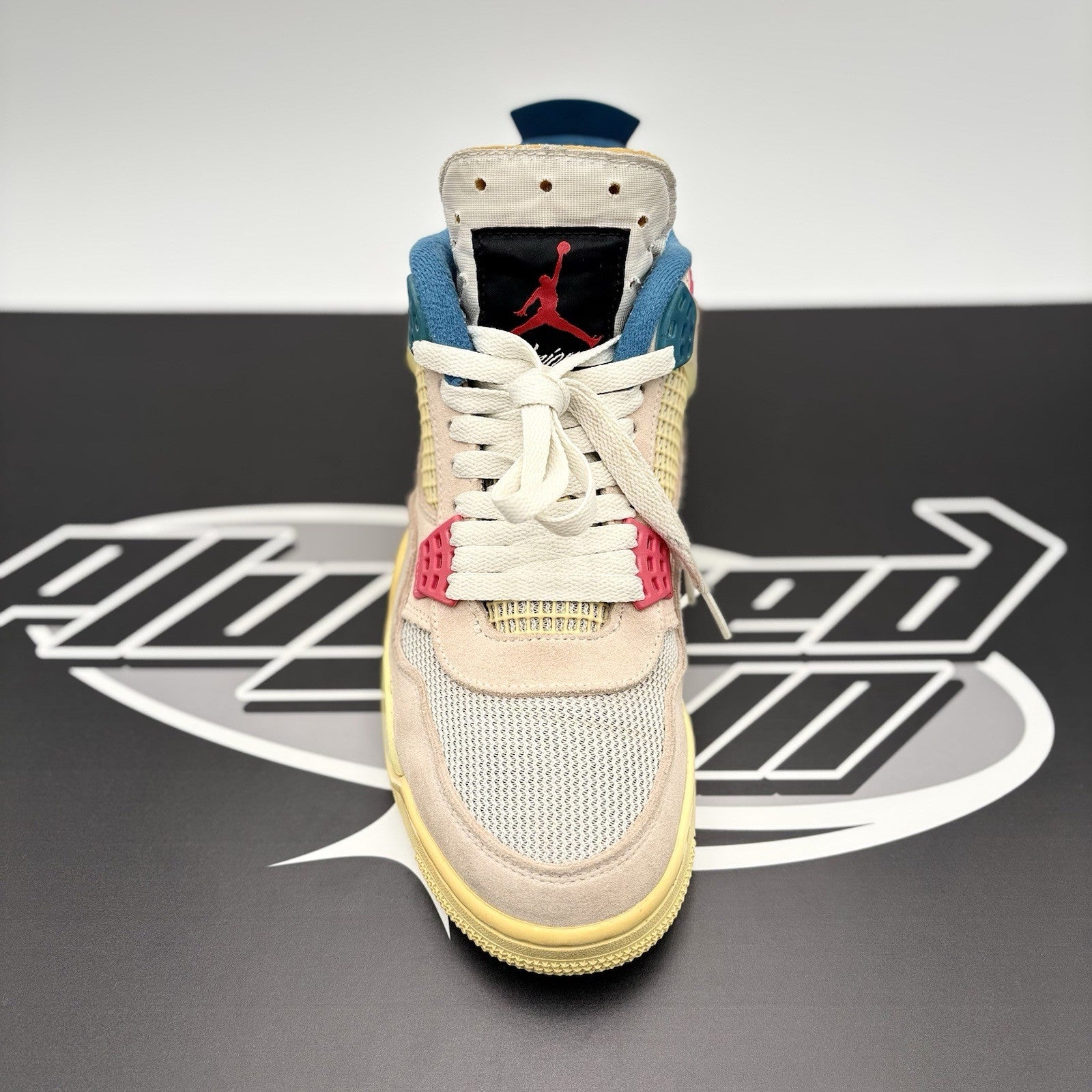 Size 9 - Jordan 4 Retro x Union LA Mid Guava Ice | GREAT CONDITION!