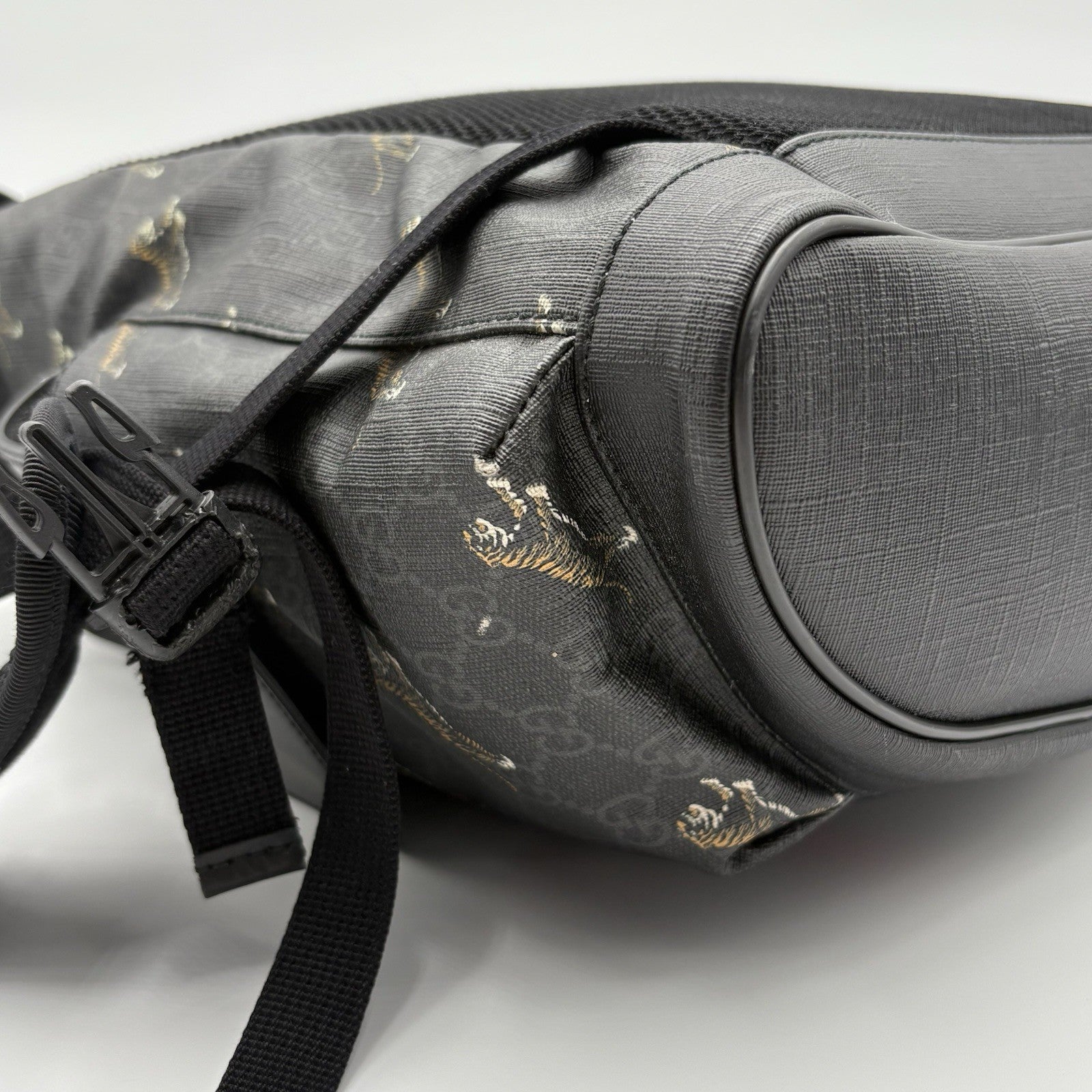 Gucci Bestiary GG Supreme Tigers Backpack ' Black Grey '