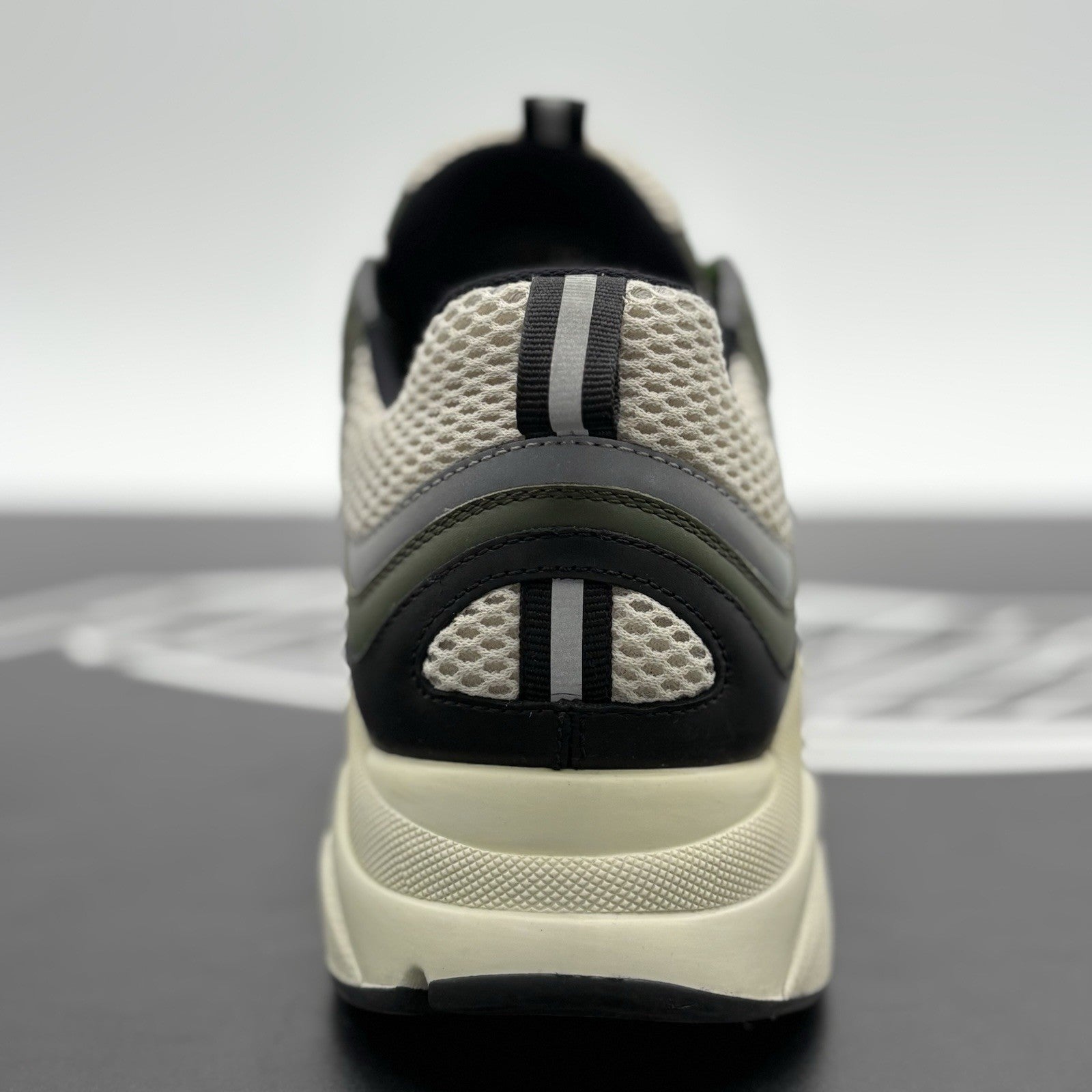 Size 43 (10 US) - Dior B22 Sneaker ' Khaki Pistachio ' | SUPER CLEAN!