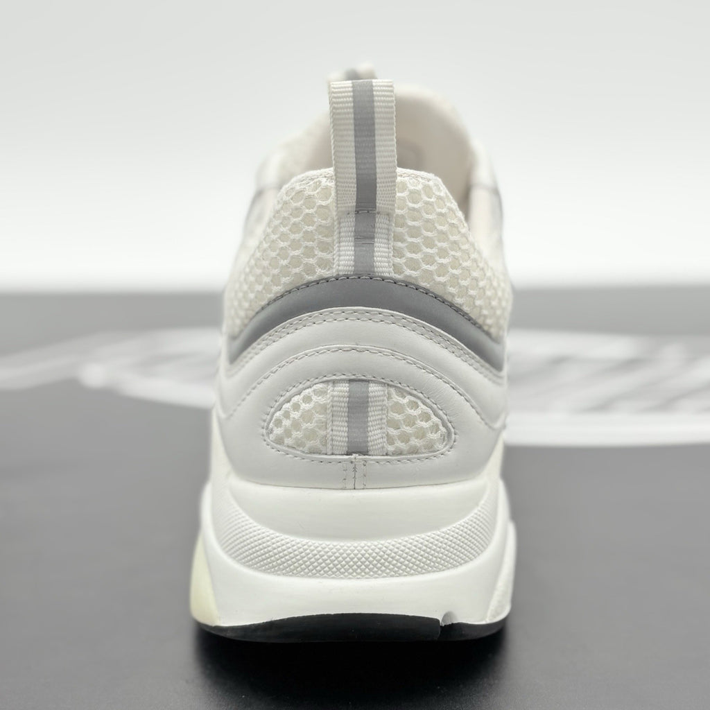 Size 42 (9 US) - Dior B22 Sneaker ' White Reflective ' | GREAT CONDITION!