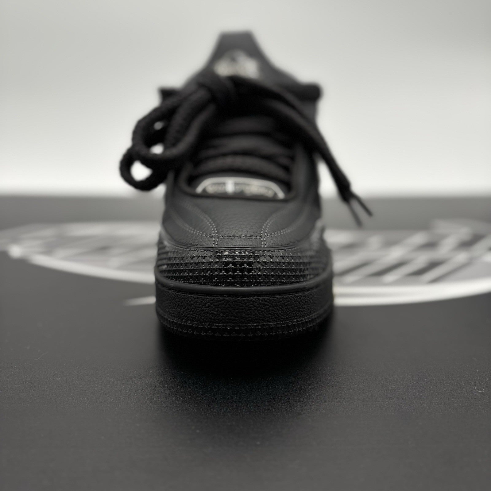 Size 8 LV (9-9.5 US) Louis Vuitton Skate ' Black ' | EXCELLENT CONDITION