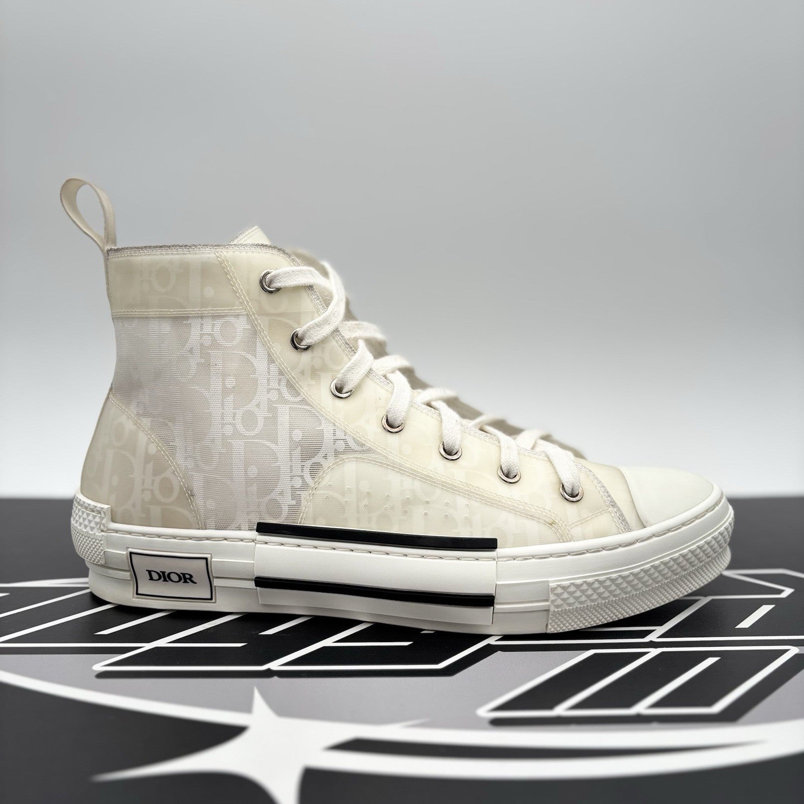 Size 42 (9 US) - Dior B23 High ' White ' | GREAT CONDITION!