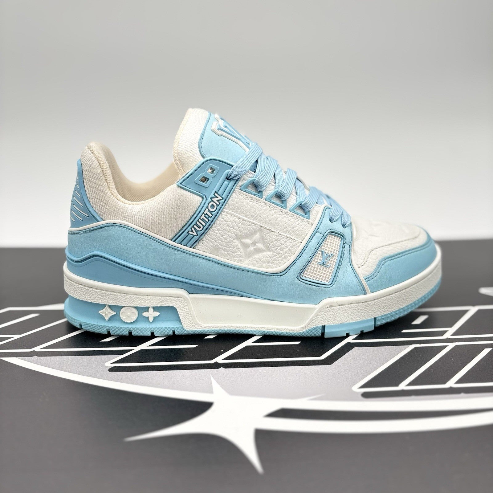 Size 4 LV (5-5.5 US) - Louis Vuitton Trainer ' Sky Blue, White ' | GREAT COND!
