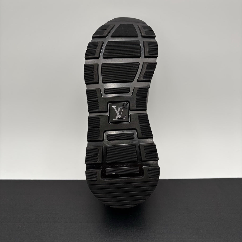 Size 8 LV (9-9.5 US) Louis Vuitton Run Away Low ' Black ' | EXCELLENT CONDITION!