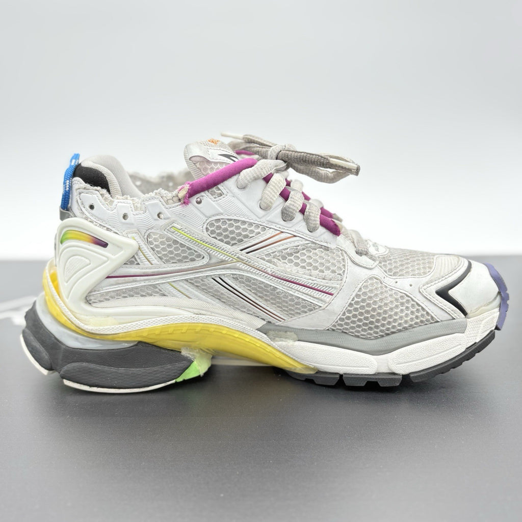 Size 44 (11 US) - Balenciaga Runner ' Gradient White ' | SUPER CLEAN!