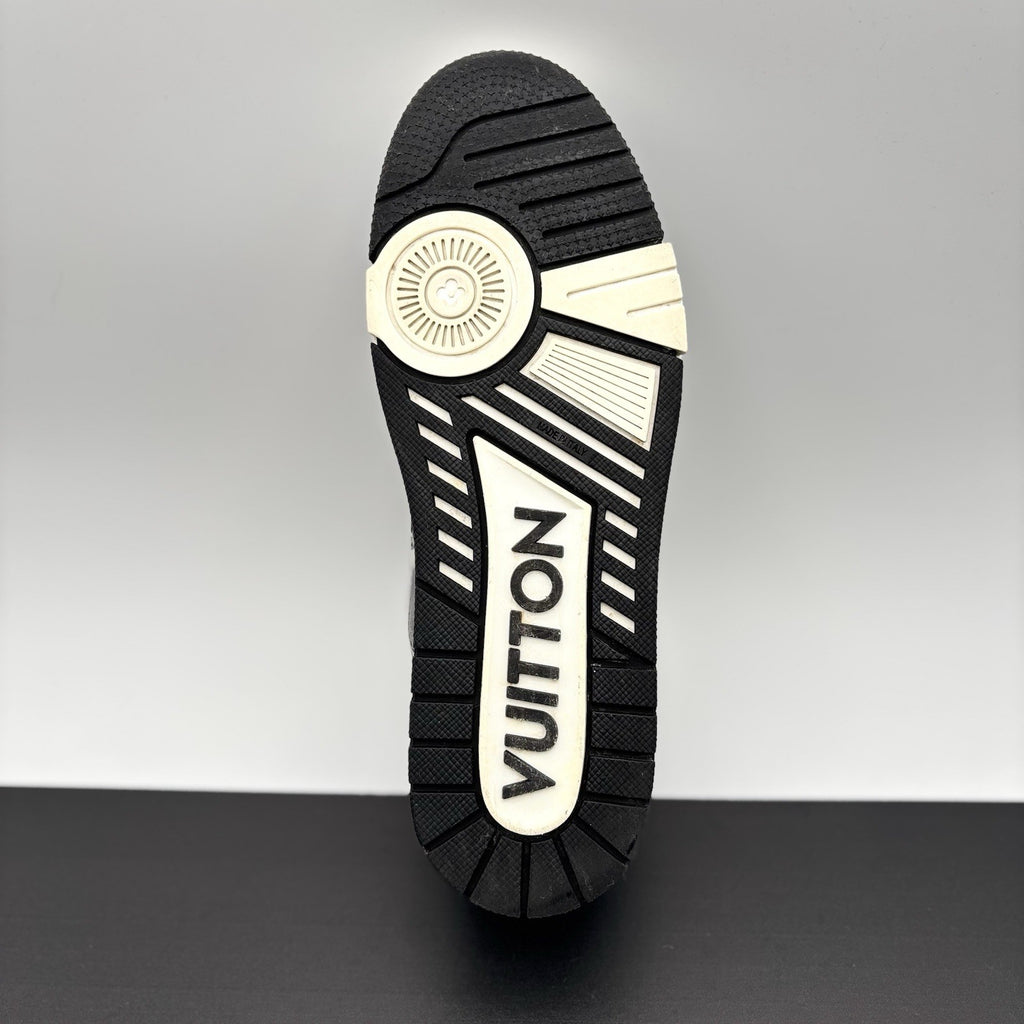 Size 8 LV (9-9.5 US) - Louis Vuitton Trainer #54 ' Graphic Print ' | GOOD COND!