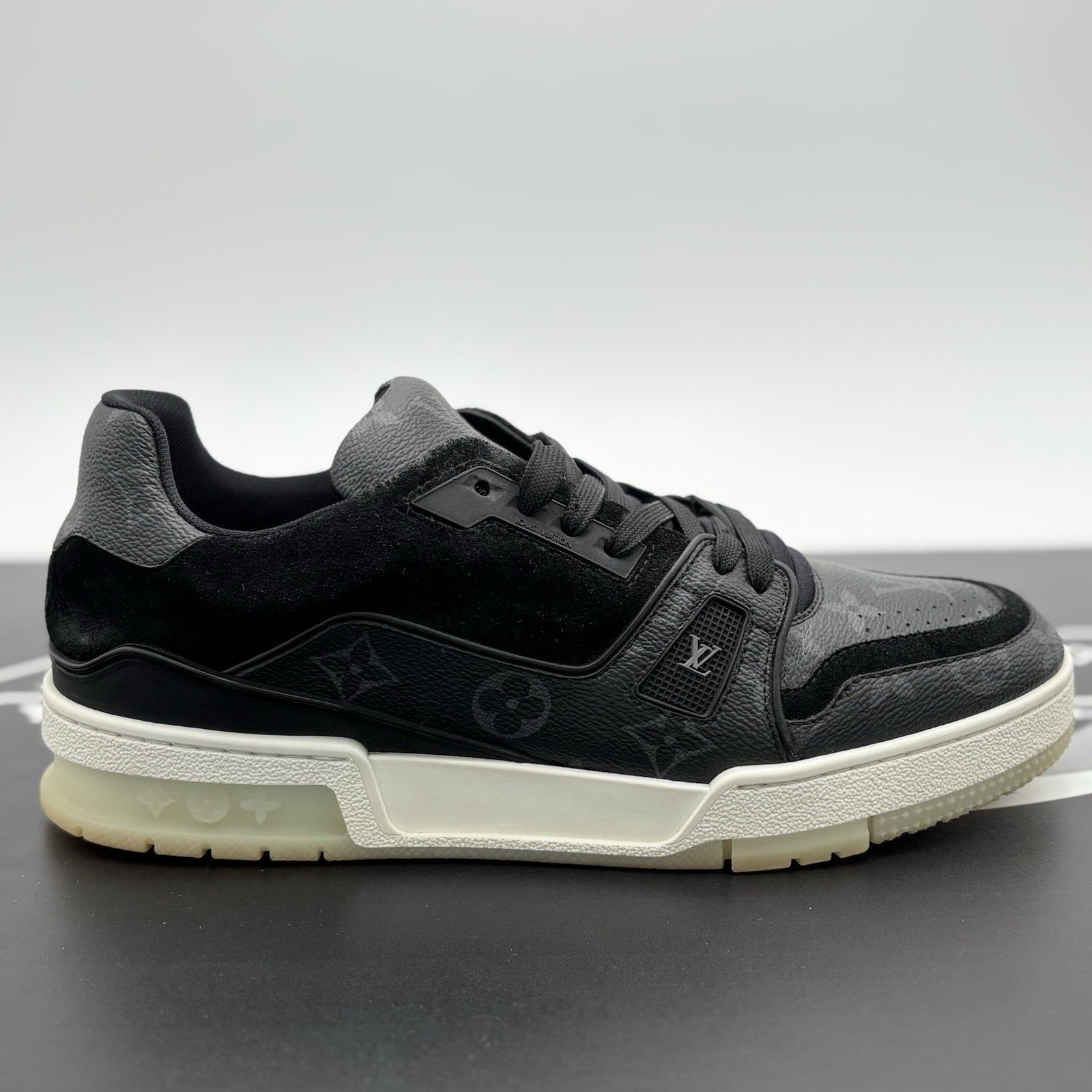 Size 7.5 LV (8.5-9 US) - Louis Vuitton Trainer ' Black Monogram ' | GREAT COND!