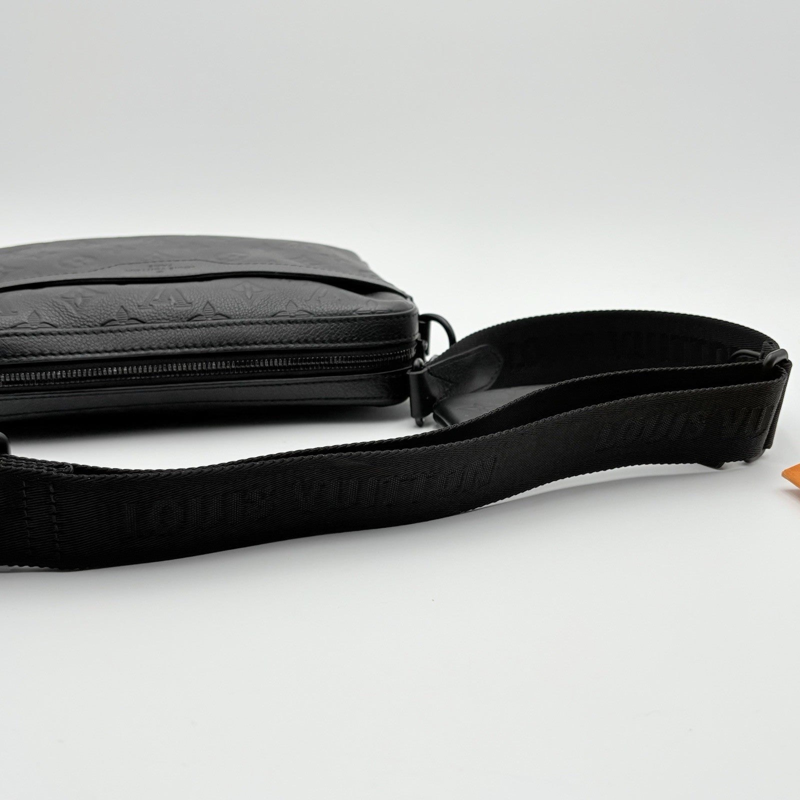 Louis Vuitton Messenger Bag Monogram Shadow ' Black ' | ONLY WORN 1-3x