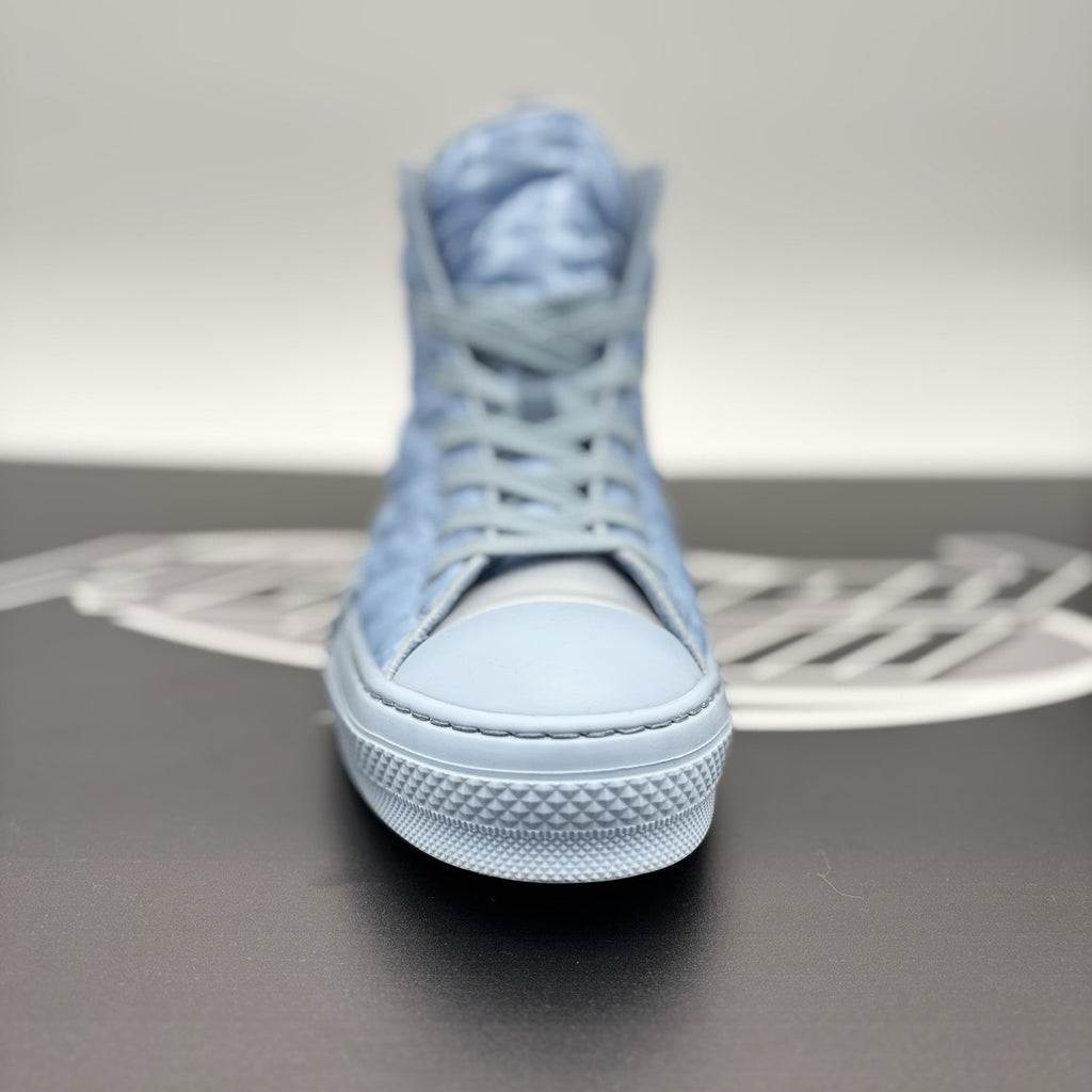 Size 43 (10 US) Dior B23 High Oblique Mirage Quilted  'Light Blue' | GREAT COND!
