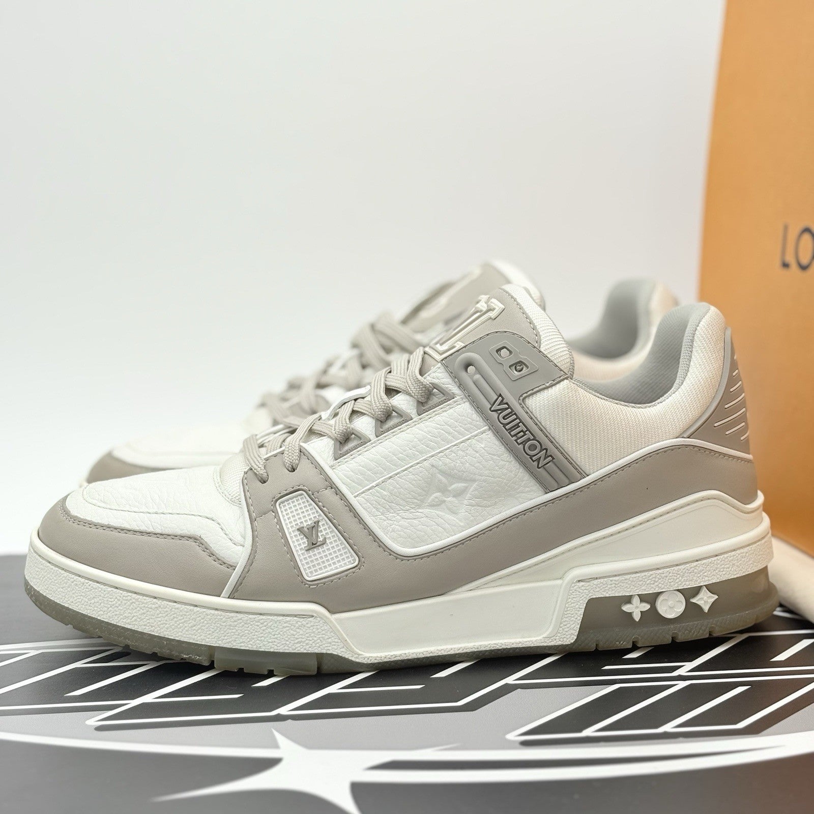 Size 7.5 LV (8.5-9 US) Louis Vuitton Trainer ' Grey White ' | GOOD CONDITION!