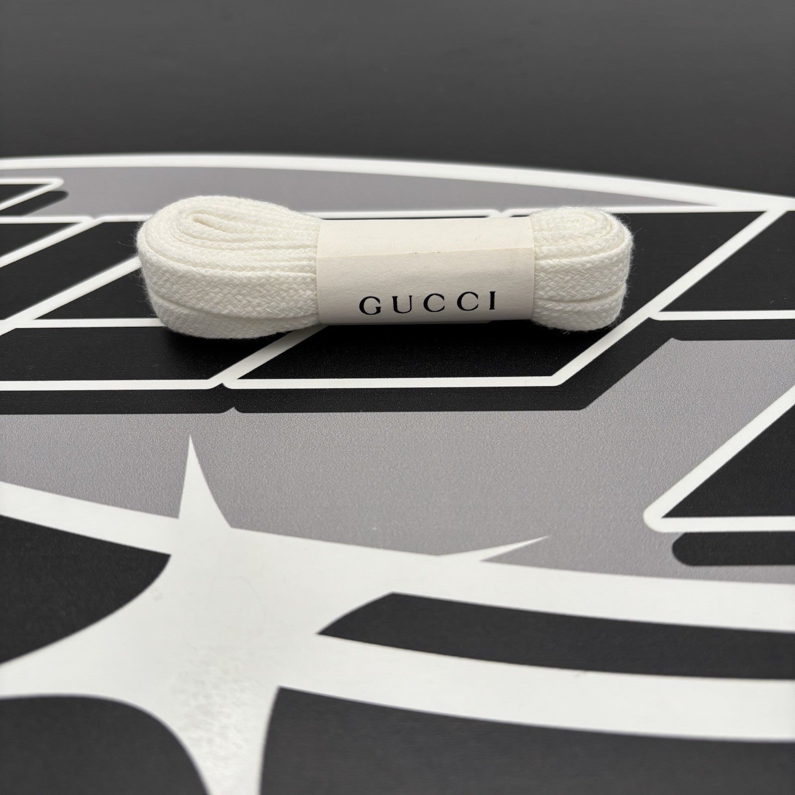 Size 38.5 (7 W US) - Gucci Ace Web 'Interlocking G - White Red Green ‘ | GOOD!