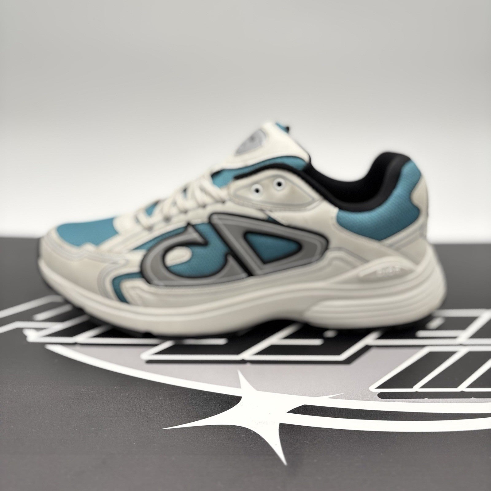 Size 42 (9 US) - Dior B30 Reflective Sneaker ' White Blue ' | GREAT CONDITION!