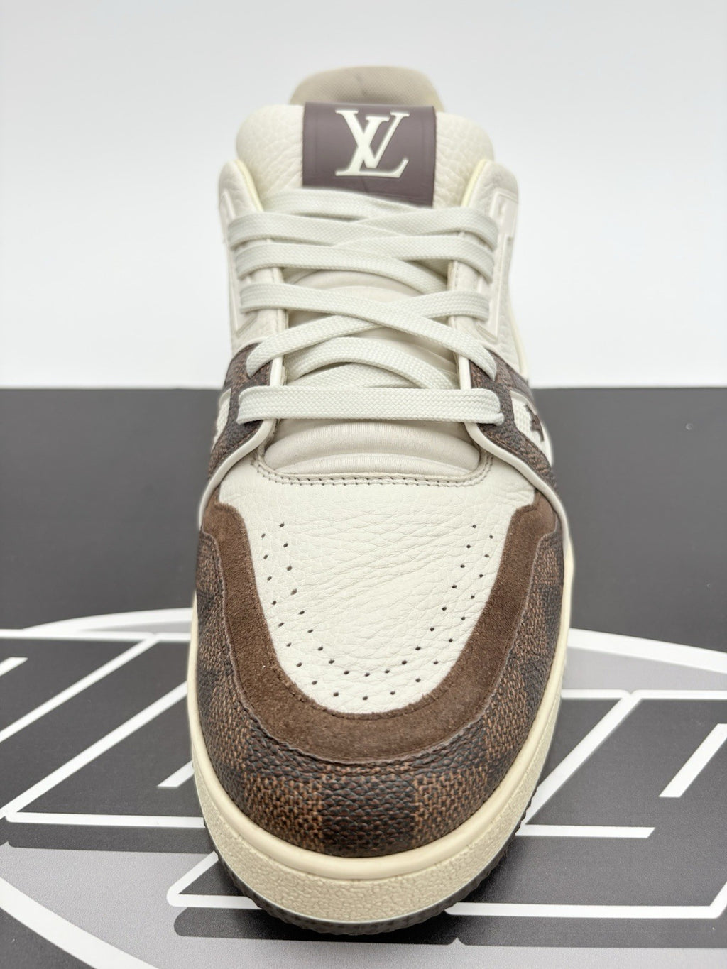 Size 8 LV (9-9.5 US) - Louis Vuitton Trainer ' White Mocha ' | GOOD CONDITION!