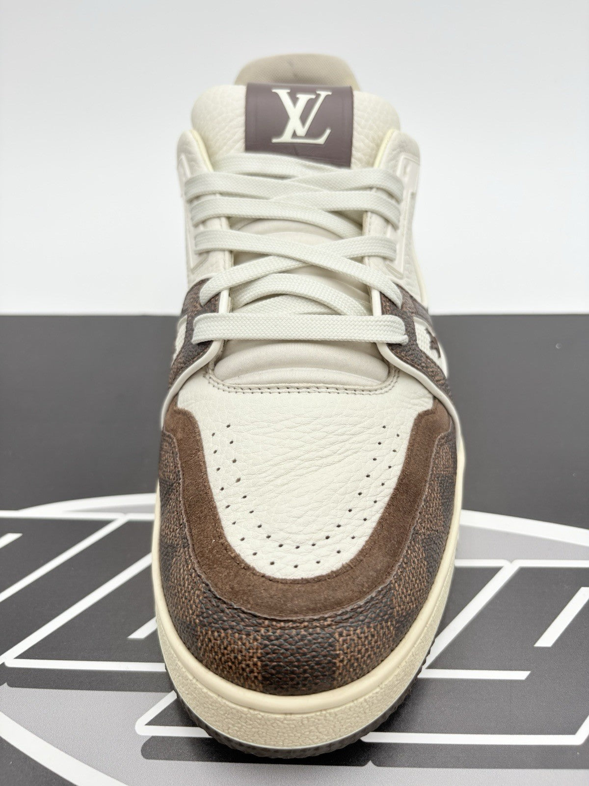 Size 8 LV (9-9.5 US) - Louis Vuitton Trainer ' White Mocha ' | GOOD CONDITION!