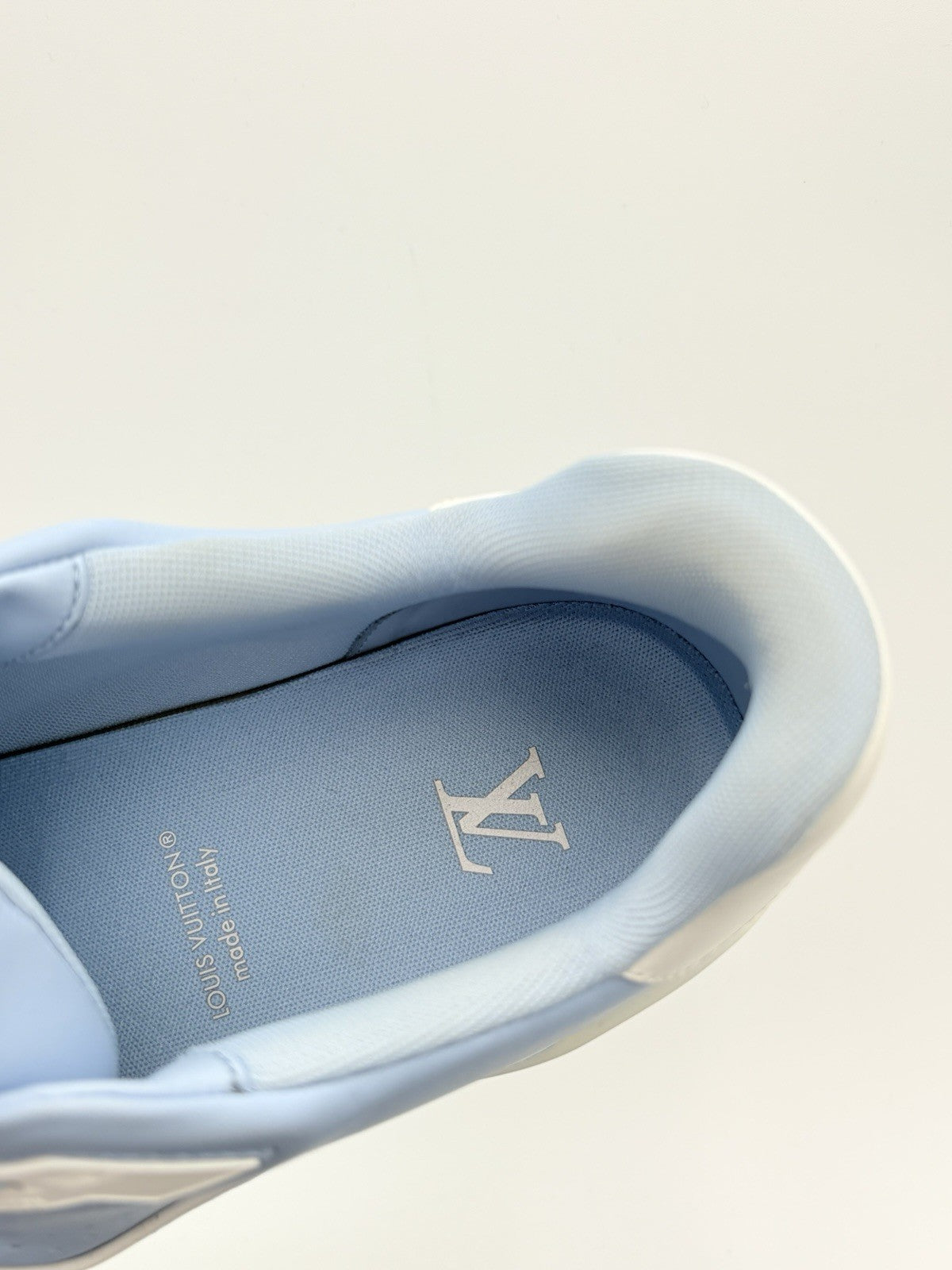 Size 9 LV (10-10.5 US ) Louis Vuitton Trainer ' White Light Blue ' | GREAT COND!