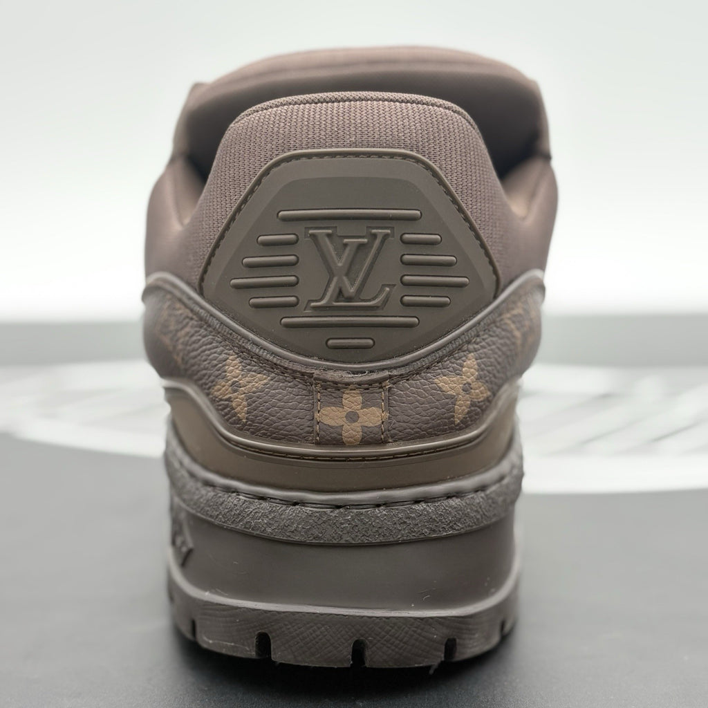 Size 8 LV (9-9.5 US) Louis Vuitton Monogram Maxi ' Ebene ' | ONLY WORN 1-3x