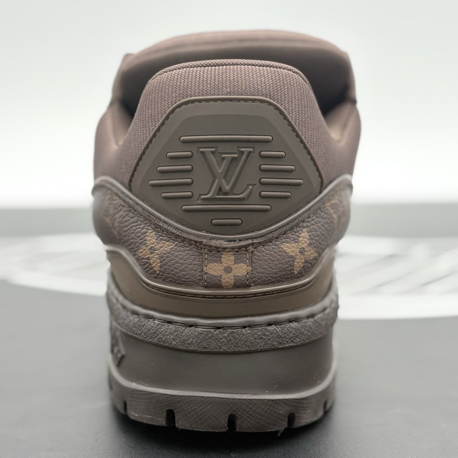 Size 8 LV (9-9.5 US) Louis Vuitton Monogram Maxi ' Ebene ' | ONLY WORN 1-3x