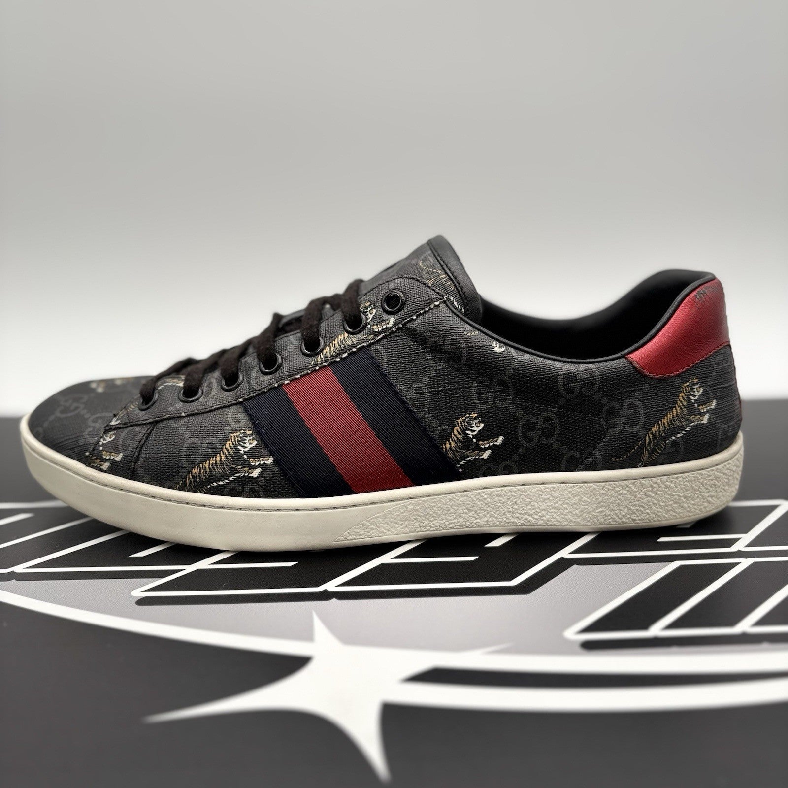 Size 8 G (8.5 US) - Gucci Tiger Ace GG Supreme Monogram | GREAT CONDITION!
