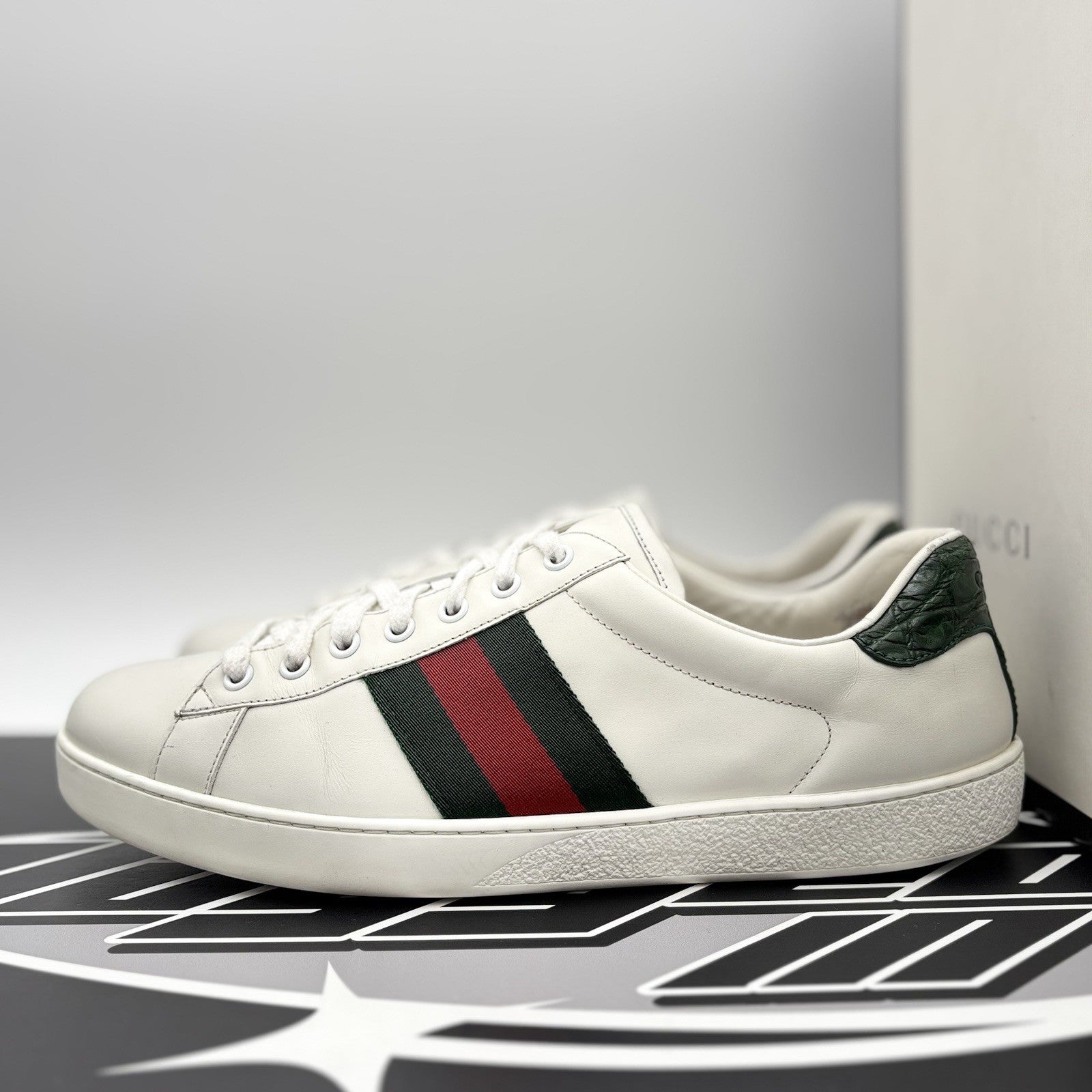Size 9 G ( 10 US) - Gucci Ace Web  ' White, Red, Green ' | GOOD CONDITION!