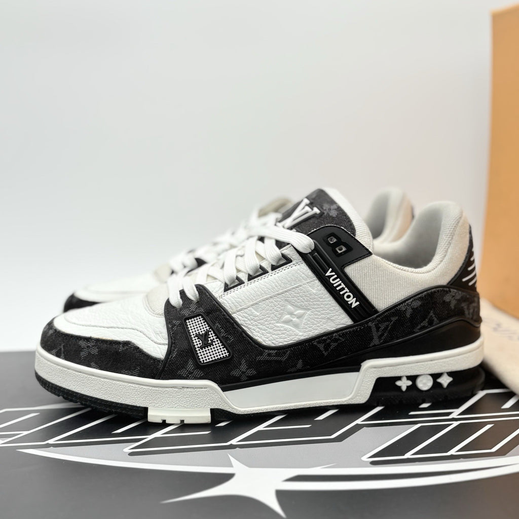 Size 10 LV (11-11.5 US) Louis Vuitton Trainer ' Black White ' | GREAT CONDITION!