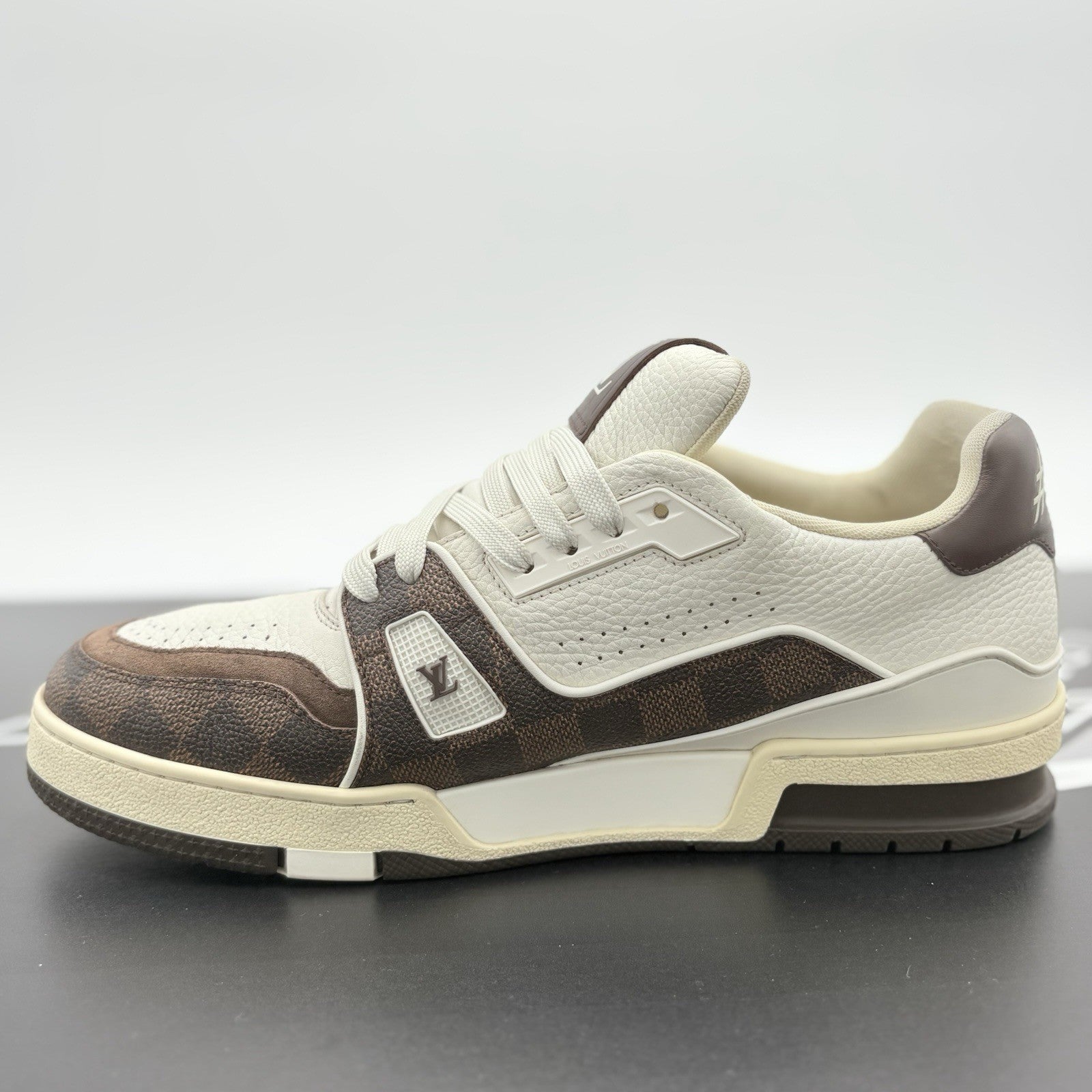 Size 8 LV (9-9.5 US) - Louis Vuitton Trainer ' White Mocha ' | GOOD CONDITION!