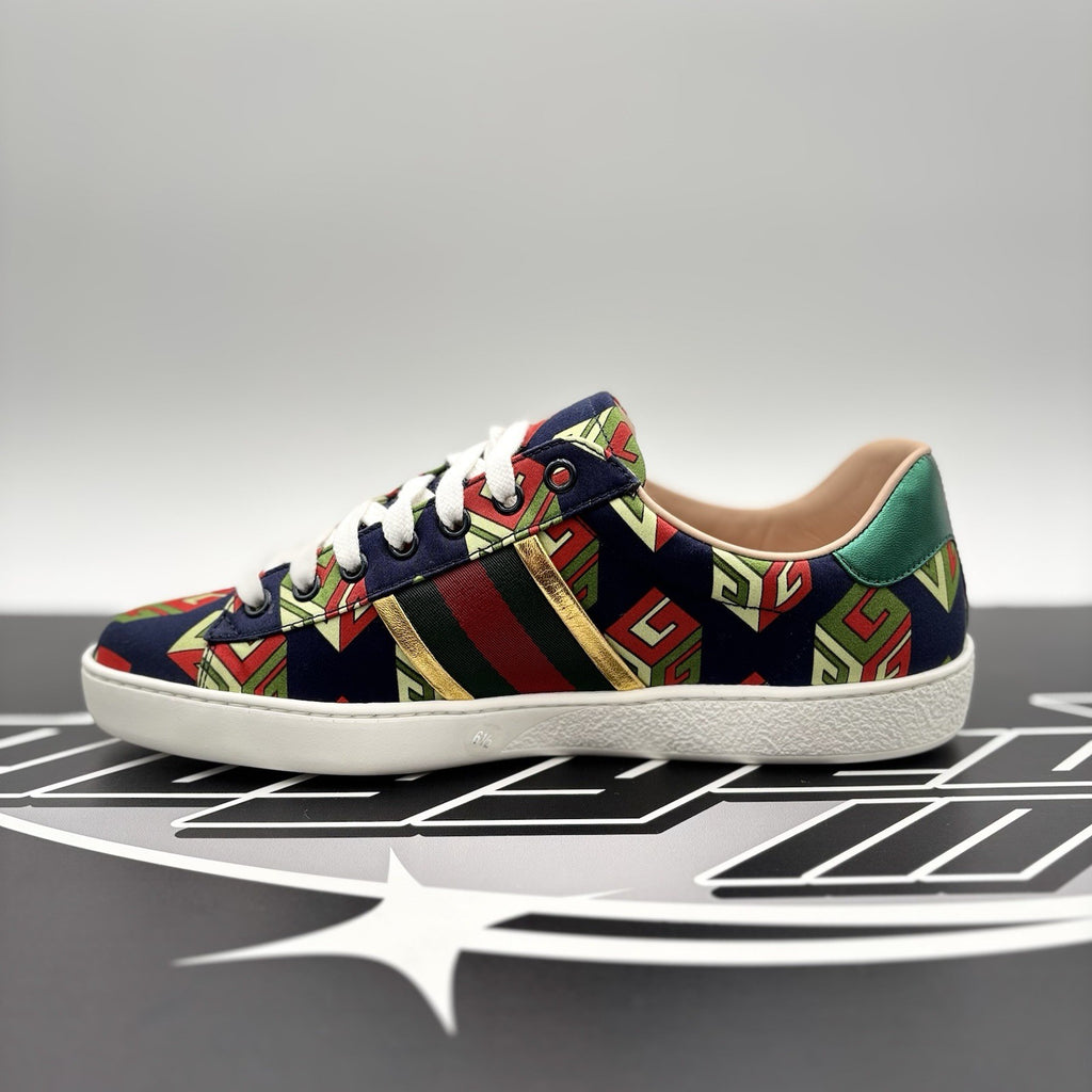 Size 6.5 G (7 US) - Gucci Ace GG Wallpaper | NEW!