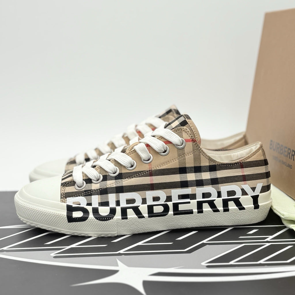 Size 40 (7 US) Burberry Logo Print Sneaker ' Vintage Check ' | GREAT CONDITION!