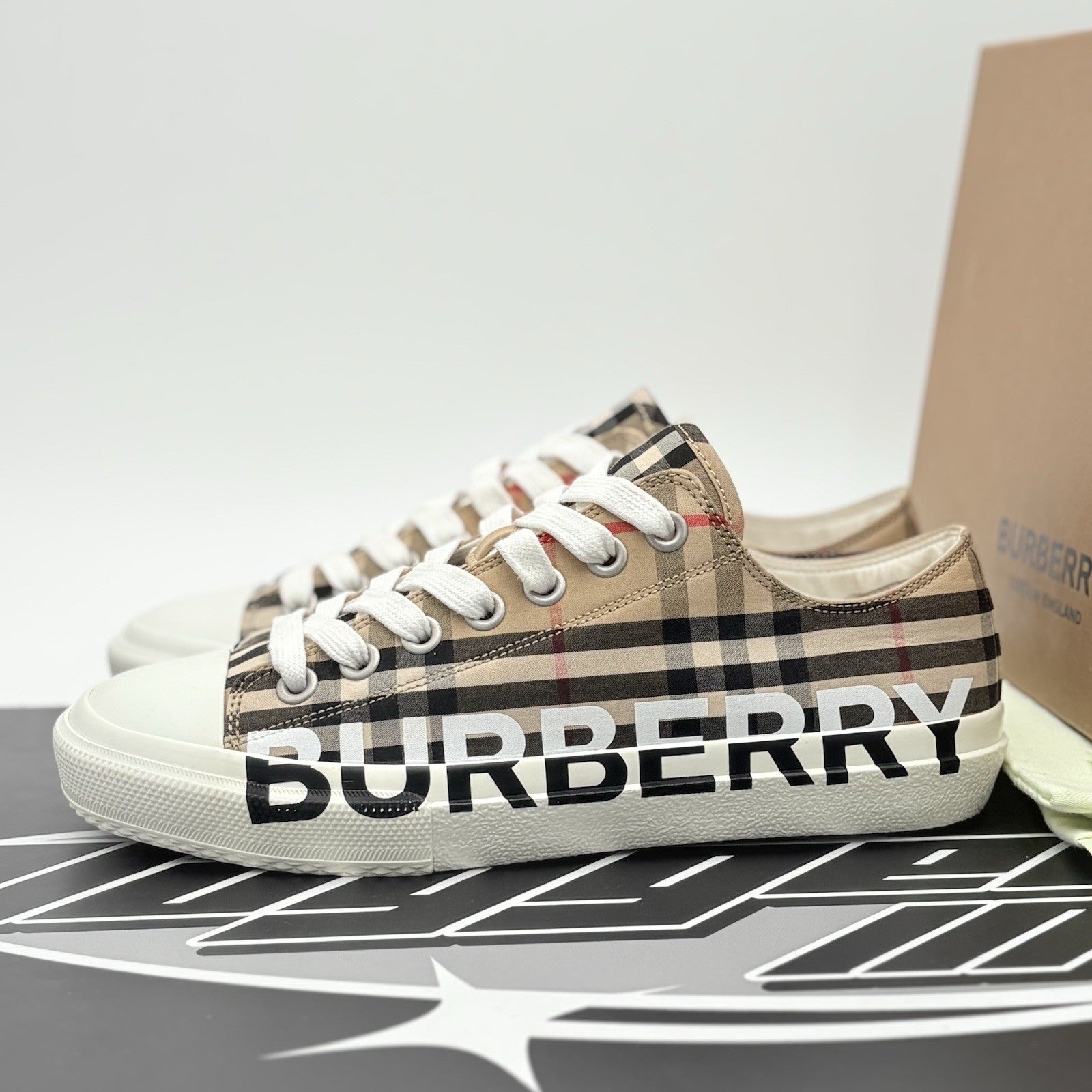 Size 40 (7 US) Burberry Logo Print Sneaker ' Vintage Check ' | GREAT CONDITION!