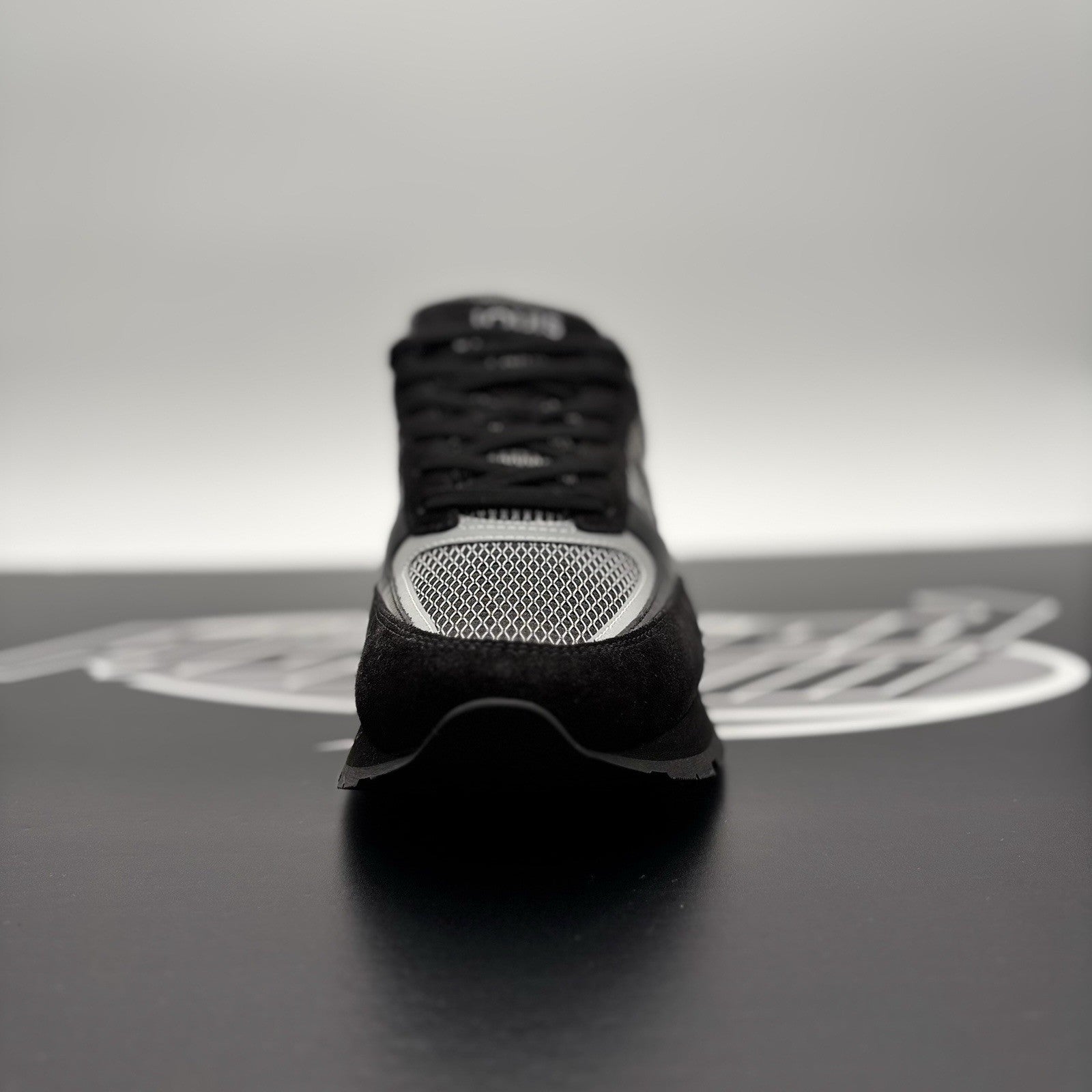 Size 8 LV (9-9.5 US) Louis Vuitton Run Away Low ' Black ' | EXCELLENT CONDITION!