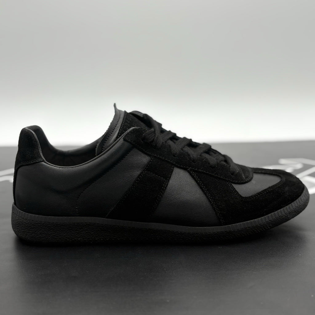 Size 40 (7 US) - Maison Margiela Low ' Black ' | EXCELLENT CONDITION!
