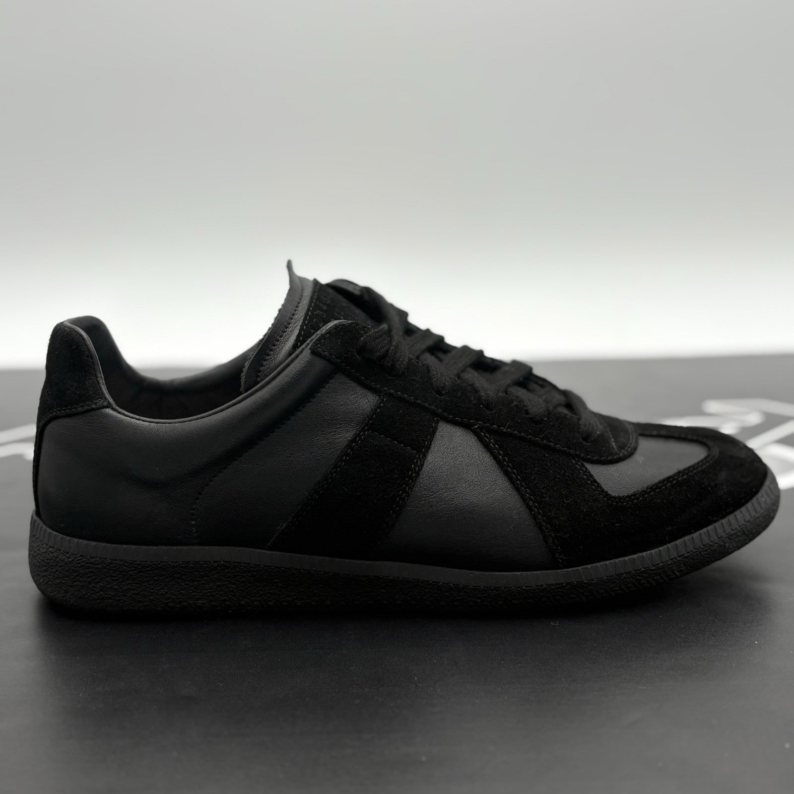 Size 40 (7 US) - Maison Margiela Low ' Black ' | EXCELLENT CONDITION!