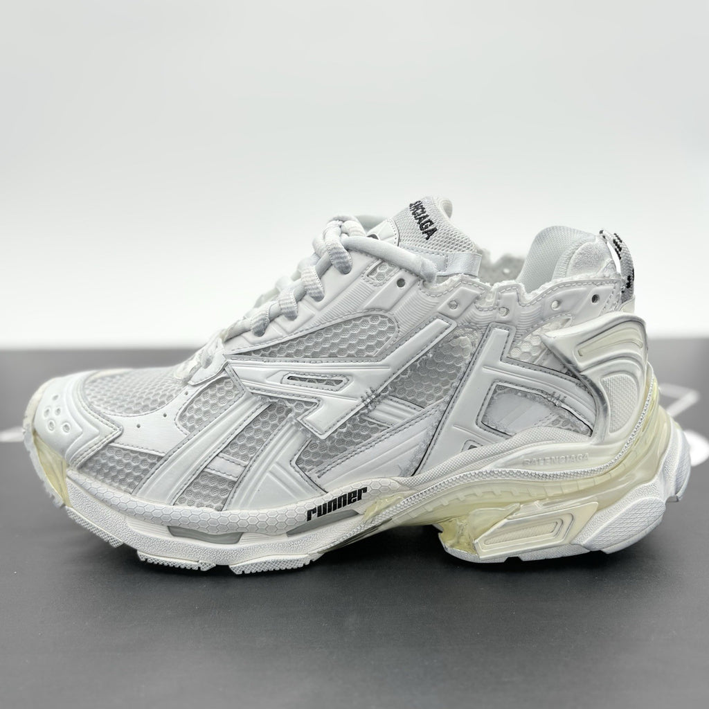 Size 42 - Balenciaga Runner Sneaker ' White ' | BRAND NEW!