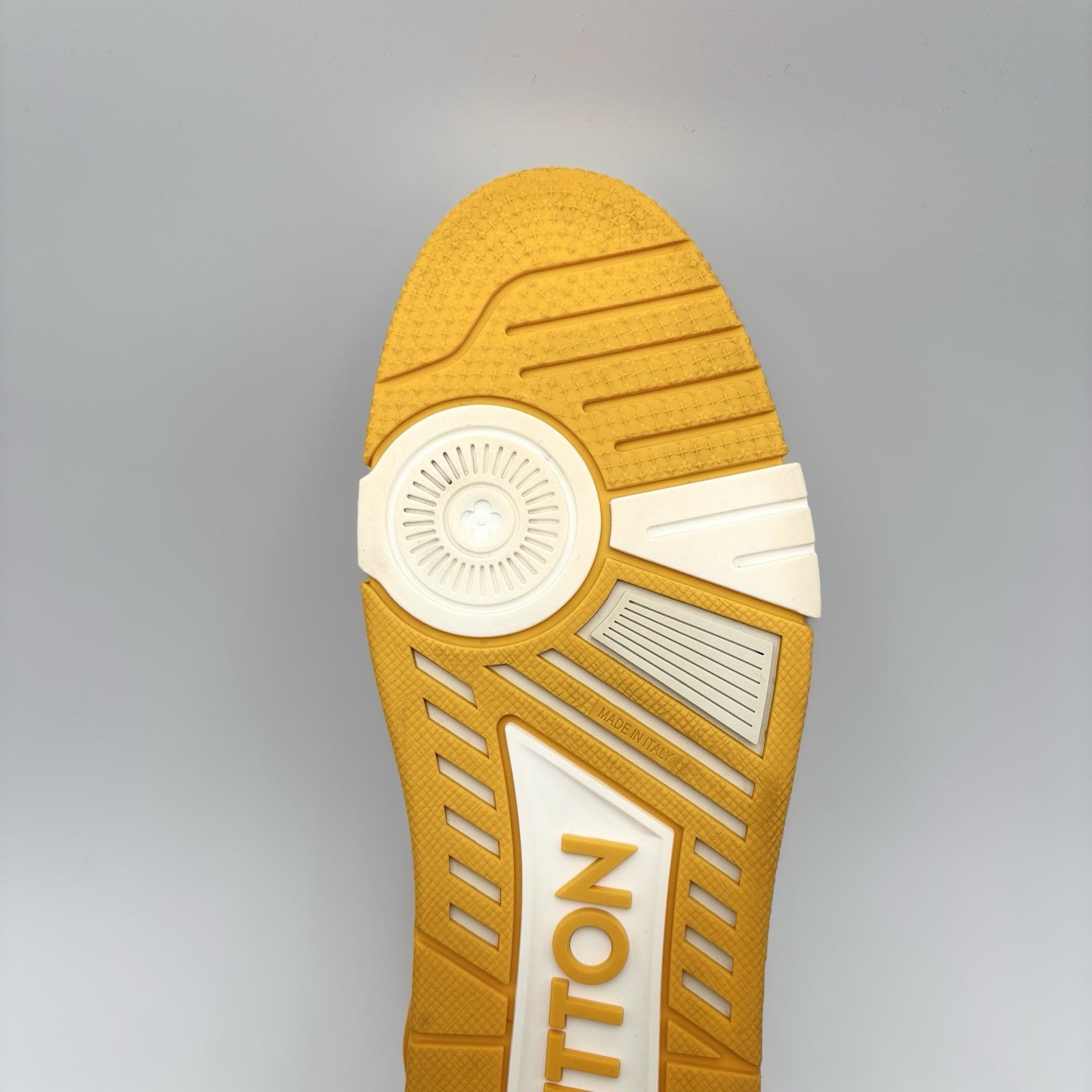 Size 40 LV (7-7.5 US) - Louis Vuitton Trainer ' White Yellow ' | GOOD CONDITION!