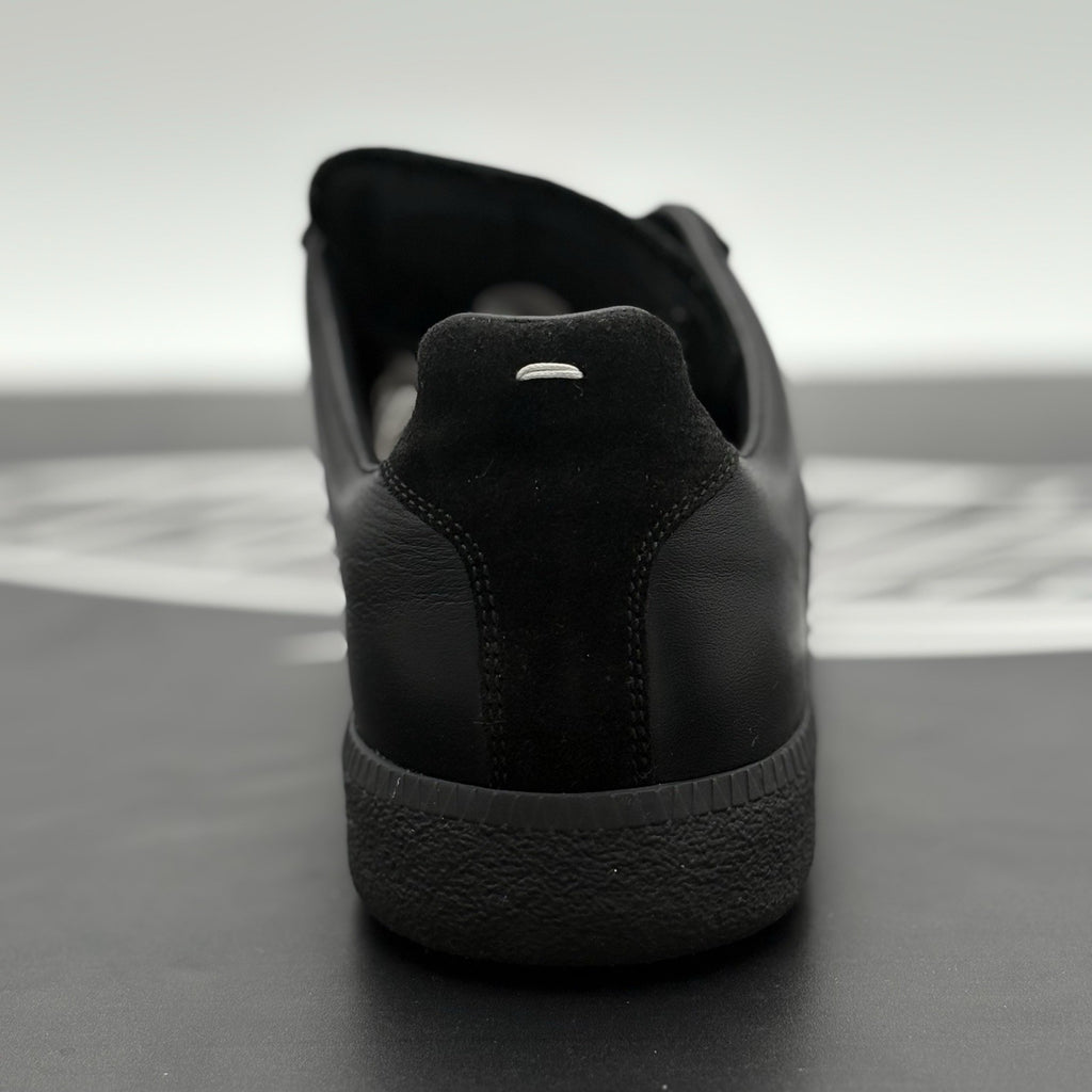 Size 40 (7 US) - Maison Margiela Low ' Black ' | EXCELLENT CONDITION!