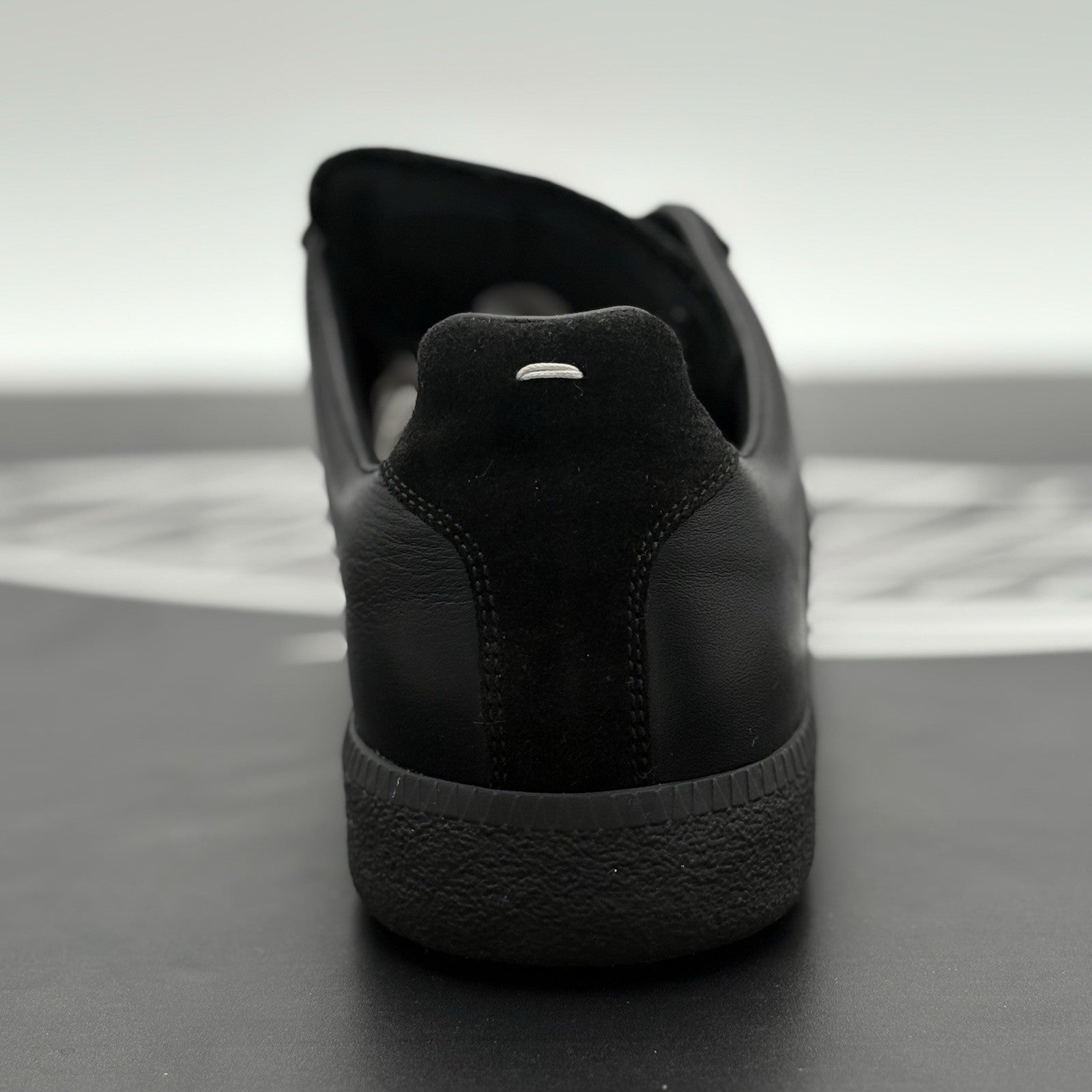 Size 40 (7 US) - Maison Margiela Low ' Black ' | EXCELLENT CONDITION!