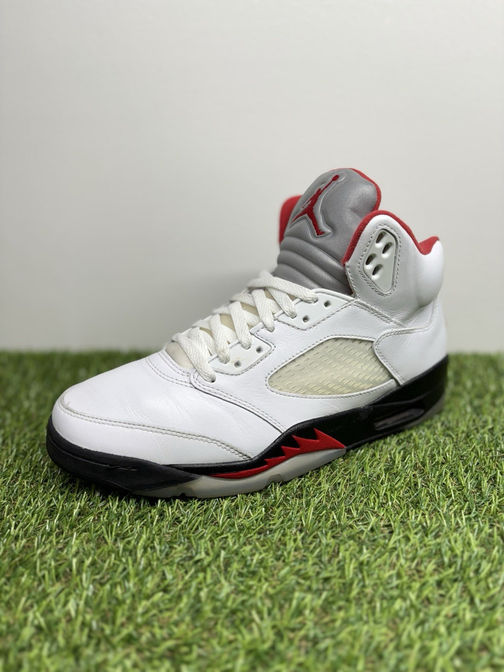 Size 9.5 - Air Jordan 5 Retro Mid ' Fire Red ' | GREAT CONDITION!