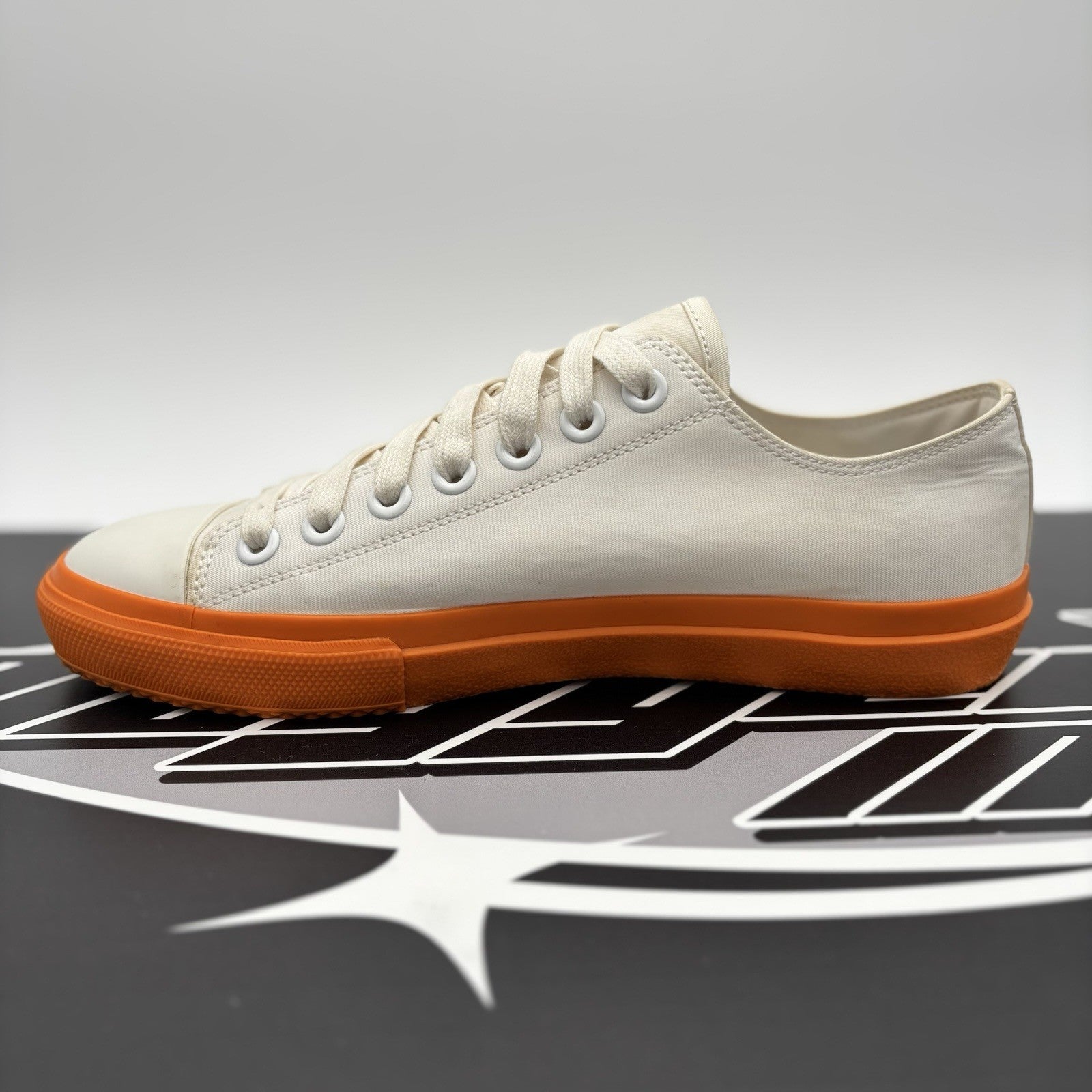 Size 41 EU (8 US) - Burberry Low Sneaker ' Orange, White ' | SUPER CLEAN!