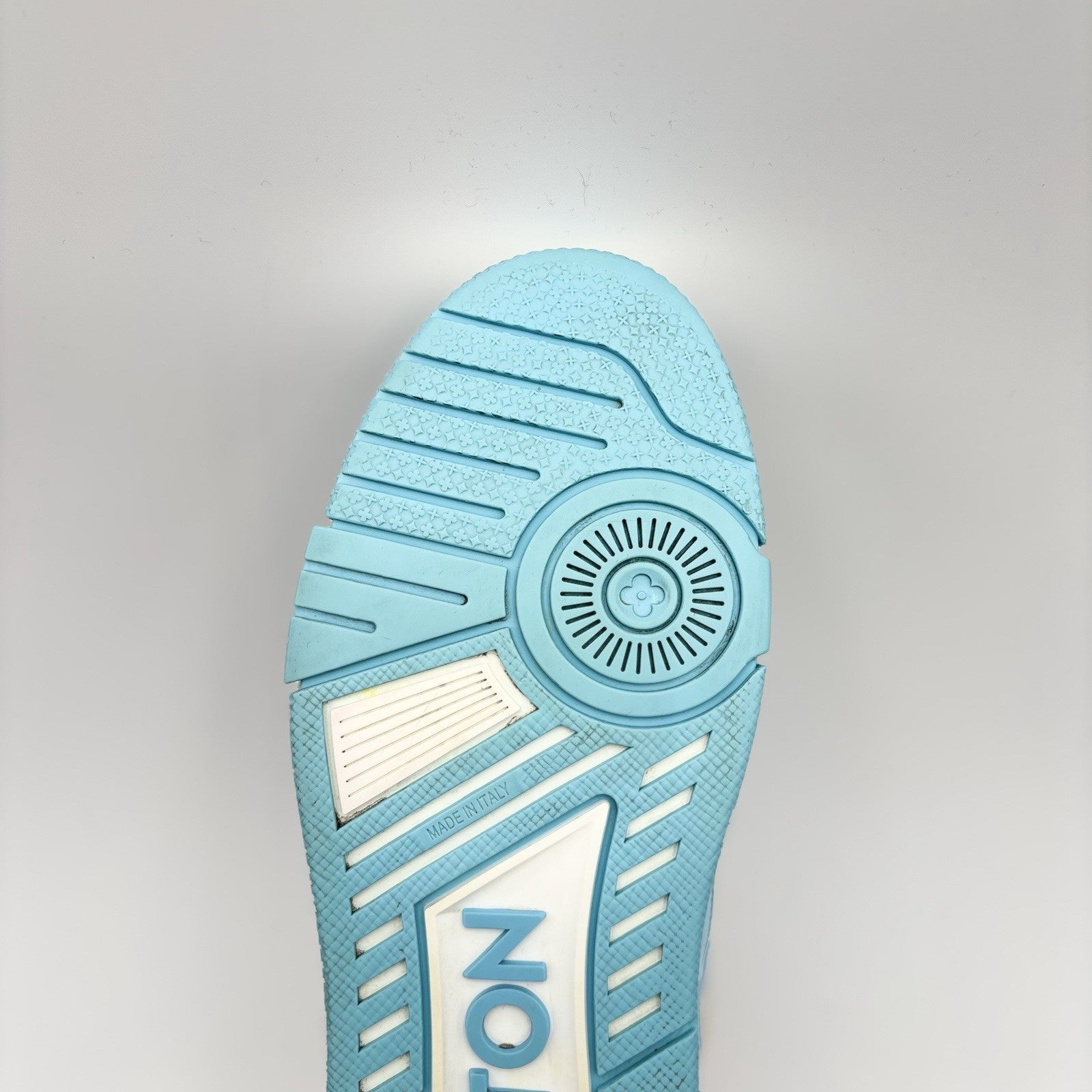 Size 4 LV (5-5.5 US) - Louis Vuitton Trainer ' Sky Blue, White ' | GREAT COND!